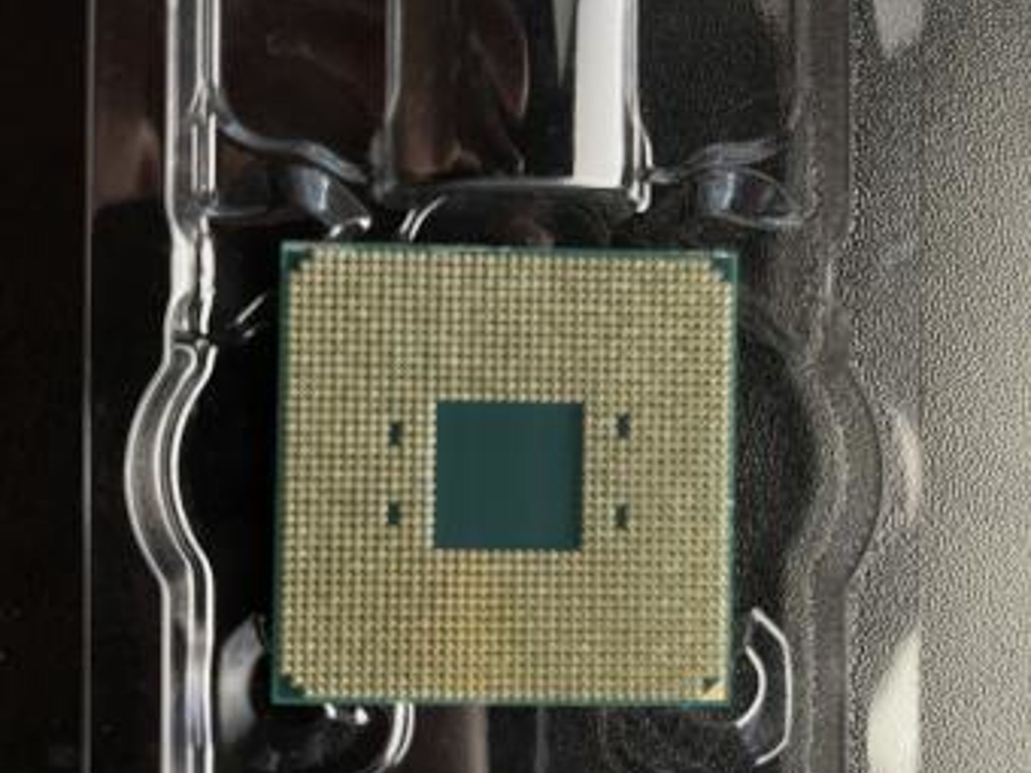 \Used Ryzen 7 3700x 8 Core 16 Thread Processor! 