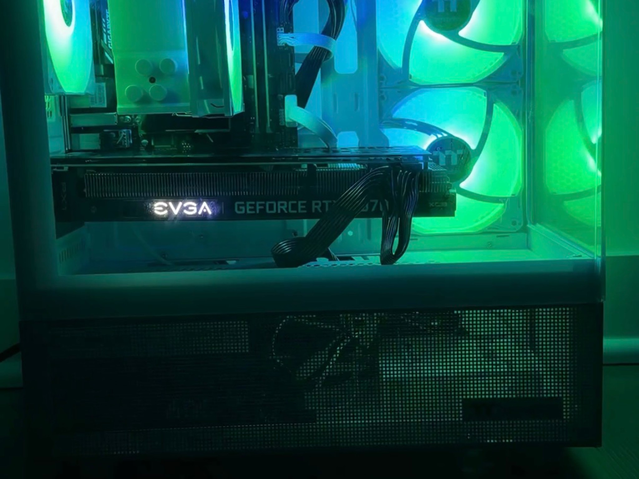 Custom Gaming PC | RTX 3070 ti , i7-9700, 16 GB DDR4 RAM