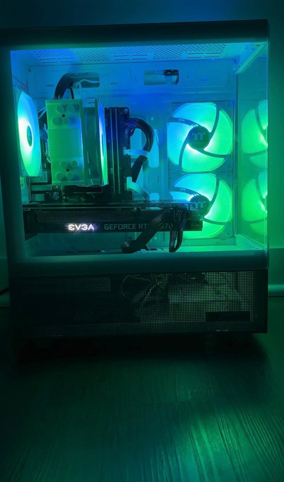 Custom Gaming PC | RTX 3070 ti , i7-9700, 16 GB DDR4 RAM