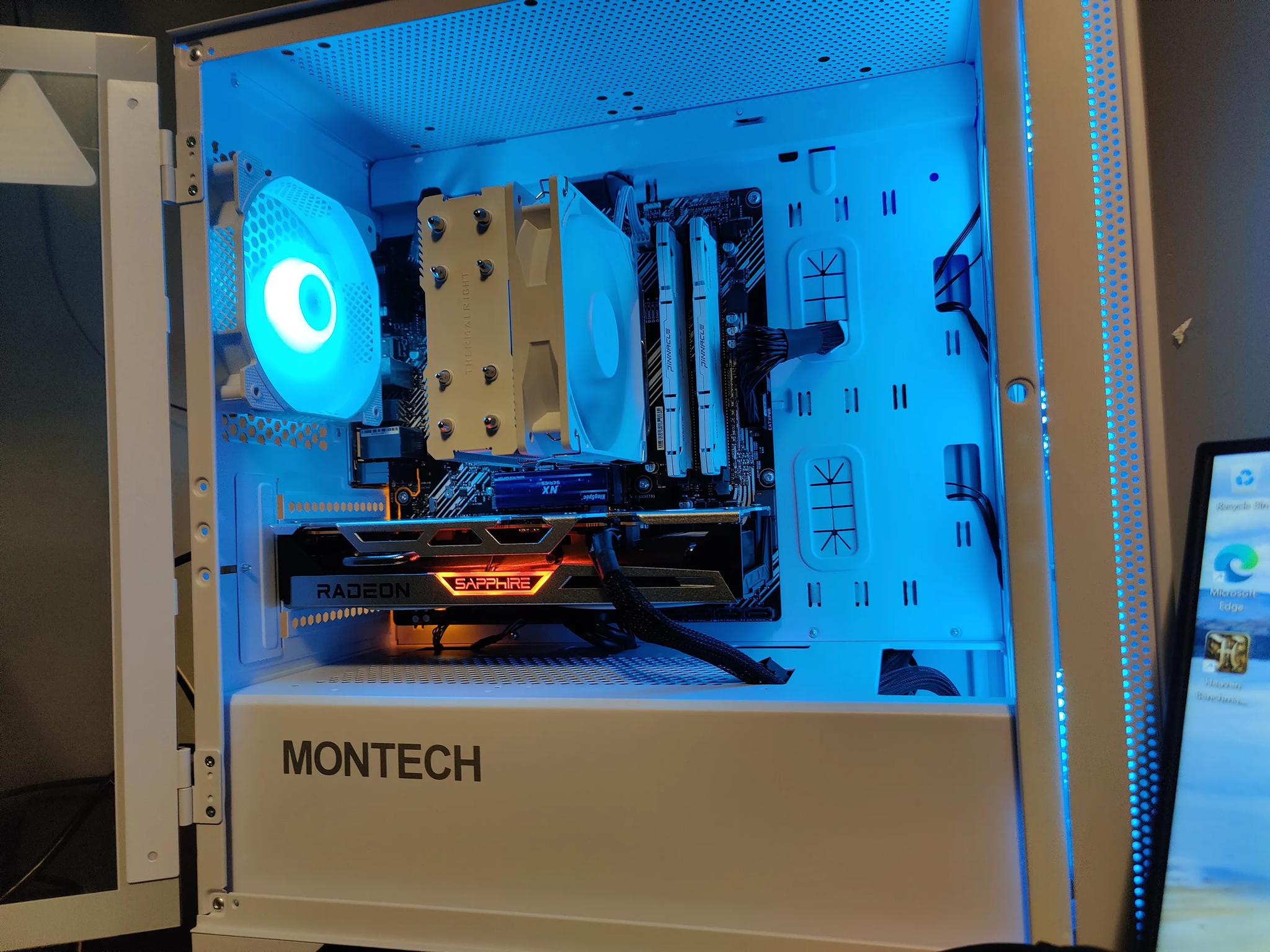 White Gaming PC