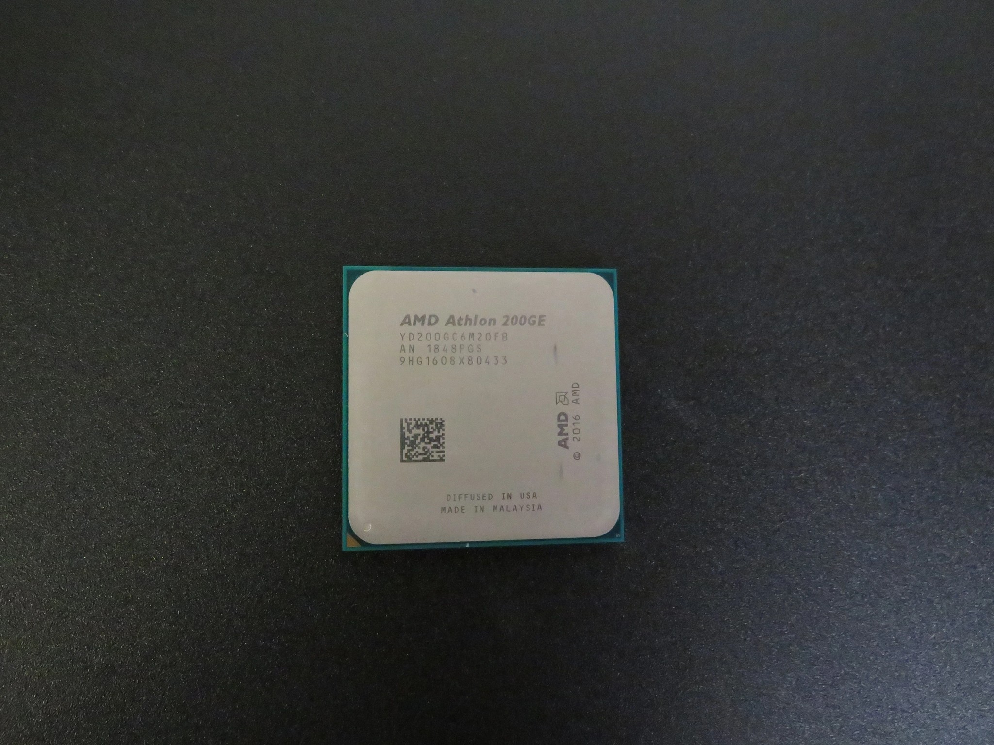 Used Athlon 200GE 2 Cores 4 threads AM4 w/integrated Raedon graphics