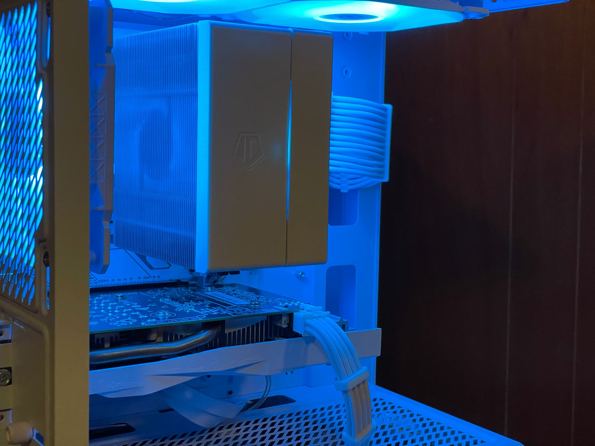White Gaming PC - GTX 1660, Ryzen 5, 16 GB RAM