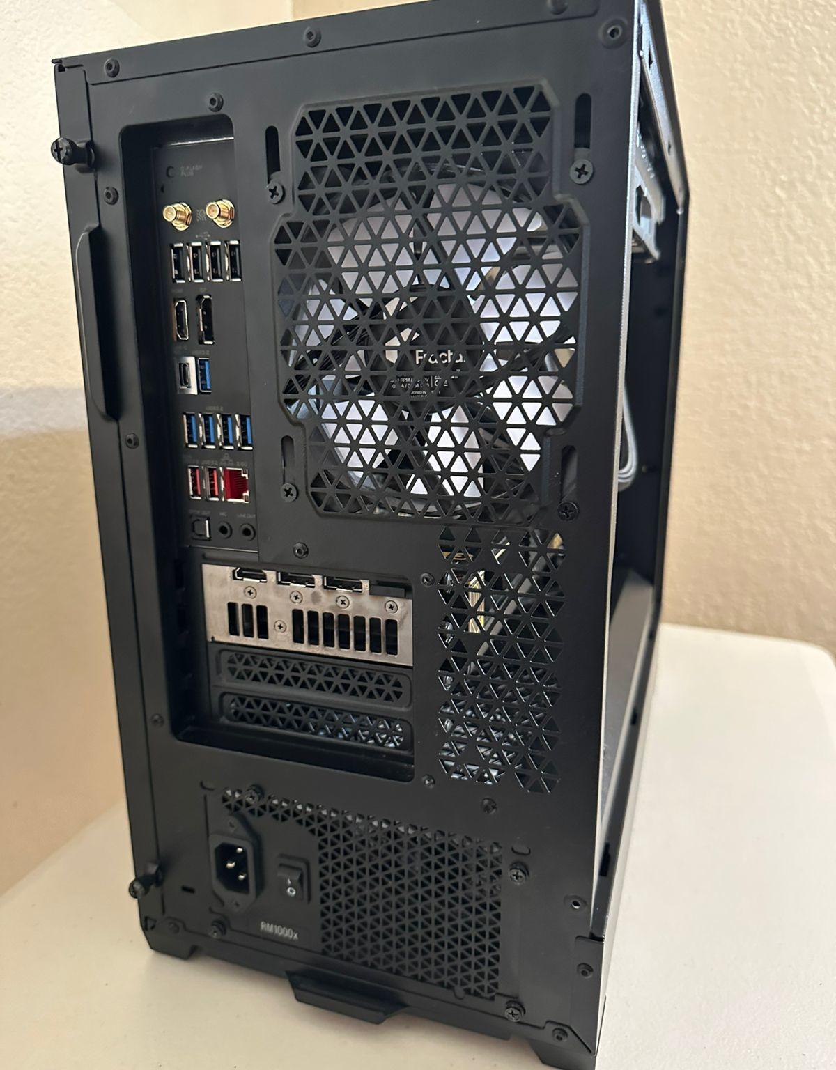 Gaming PC RTX 4080 + R7 7800X3D