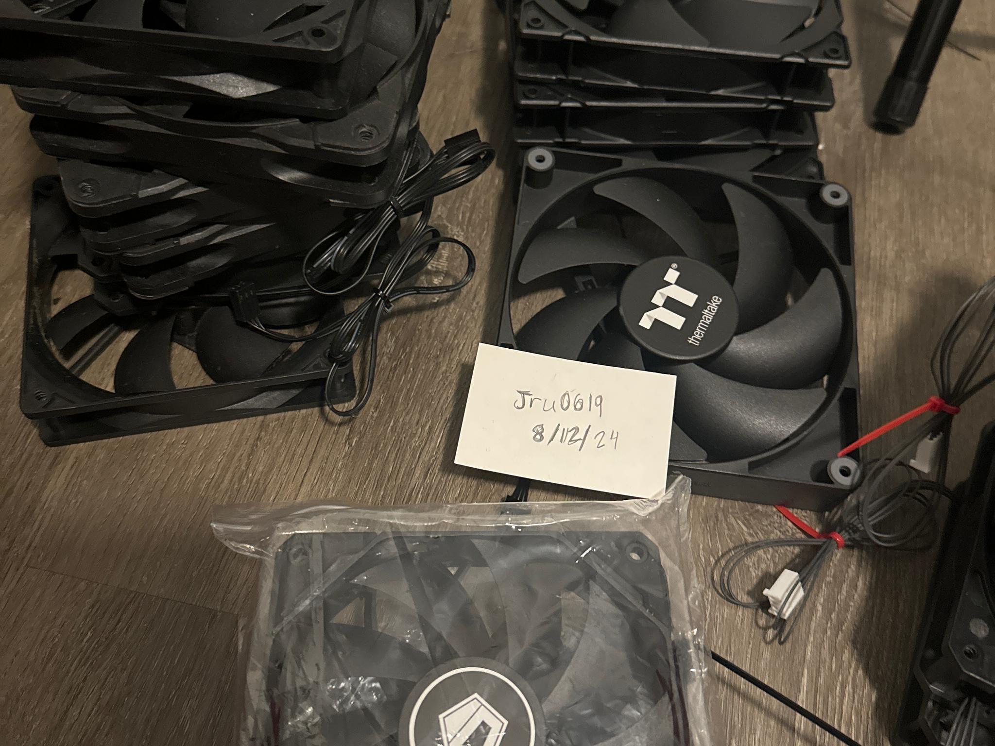 Lot of fans/ Ram!