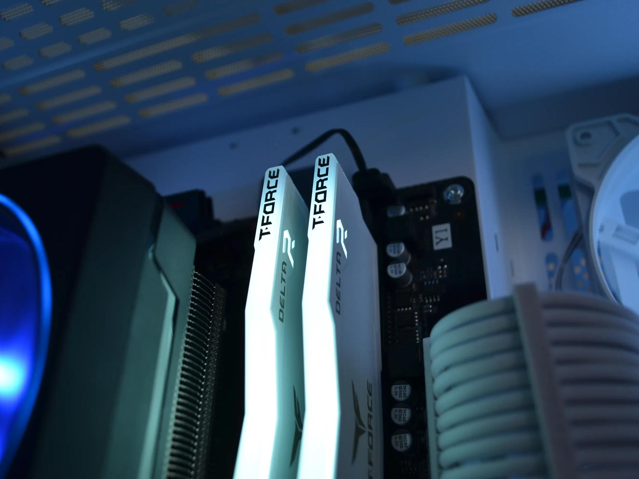 ❄️FrostBite V2🧊- Ryzen 7 CPU | RX 5700 XT, (RTX 3060 equivelent) | 1tb NVMe | WiFi 🧊