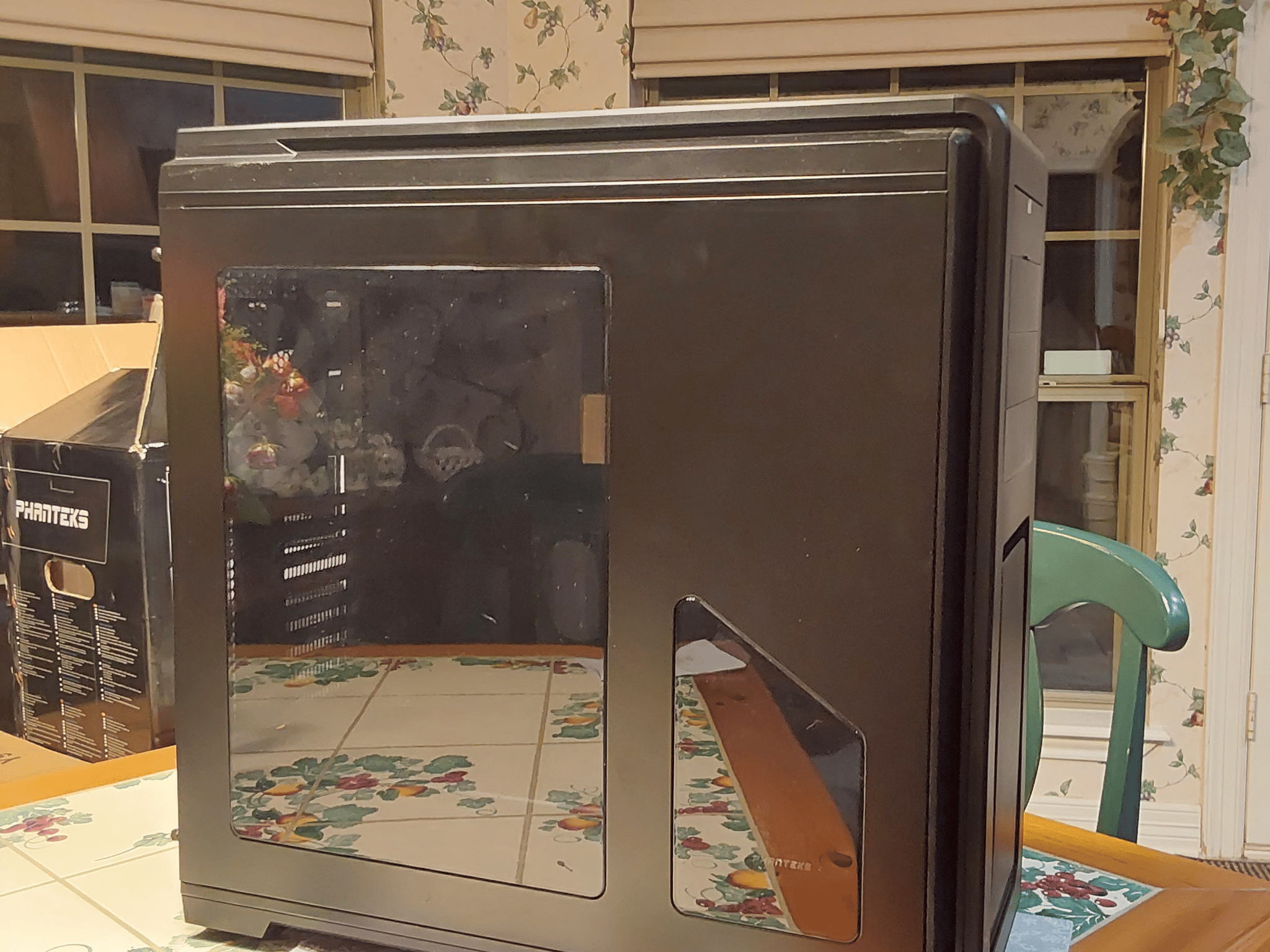 Phanteks Enthoo Luxe full tower computer case in original retail box with all parts and accessories