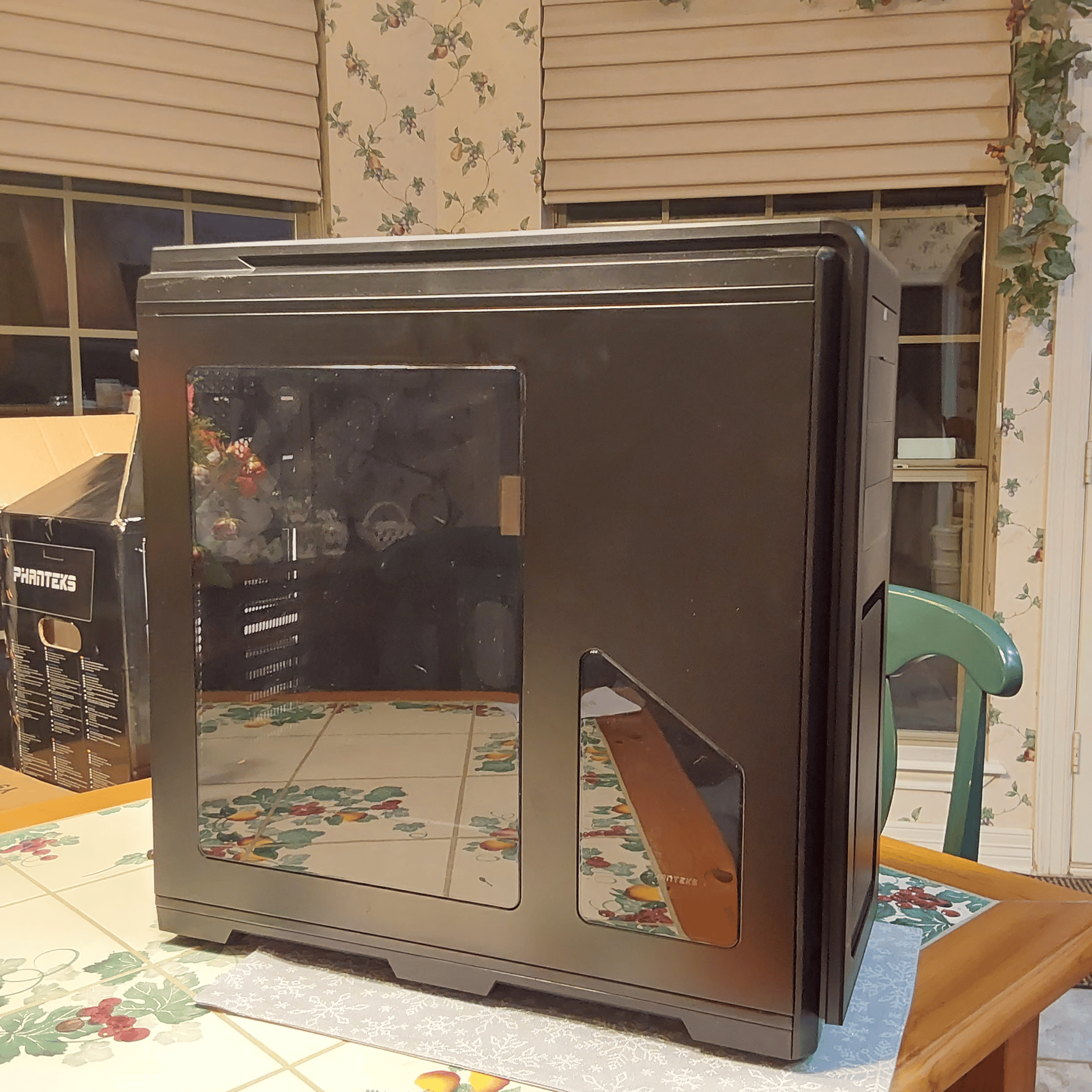 Phanteks Enthoo Luxe full tower computer case in original retail box with all parts and accessories
