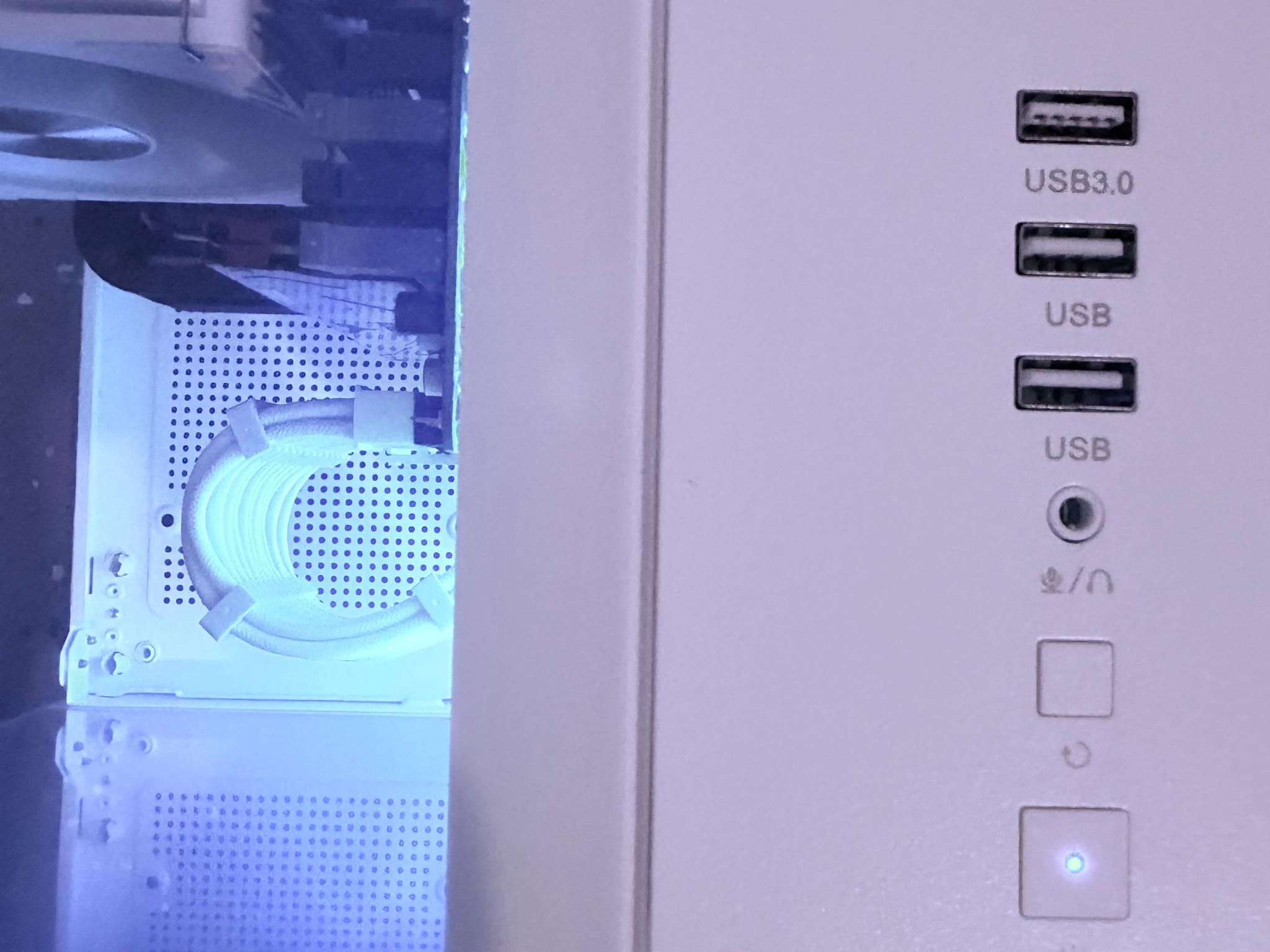 ⚪️"Polar Aura"🌈| 1440p Gaming | RTX 4060 Ti | Ryzen 7 8700F | 16GB DDR5 | 1TB SSD | Free Shipping