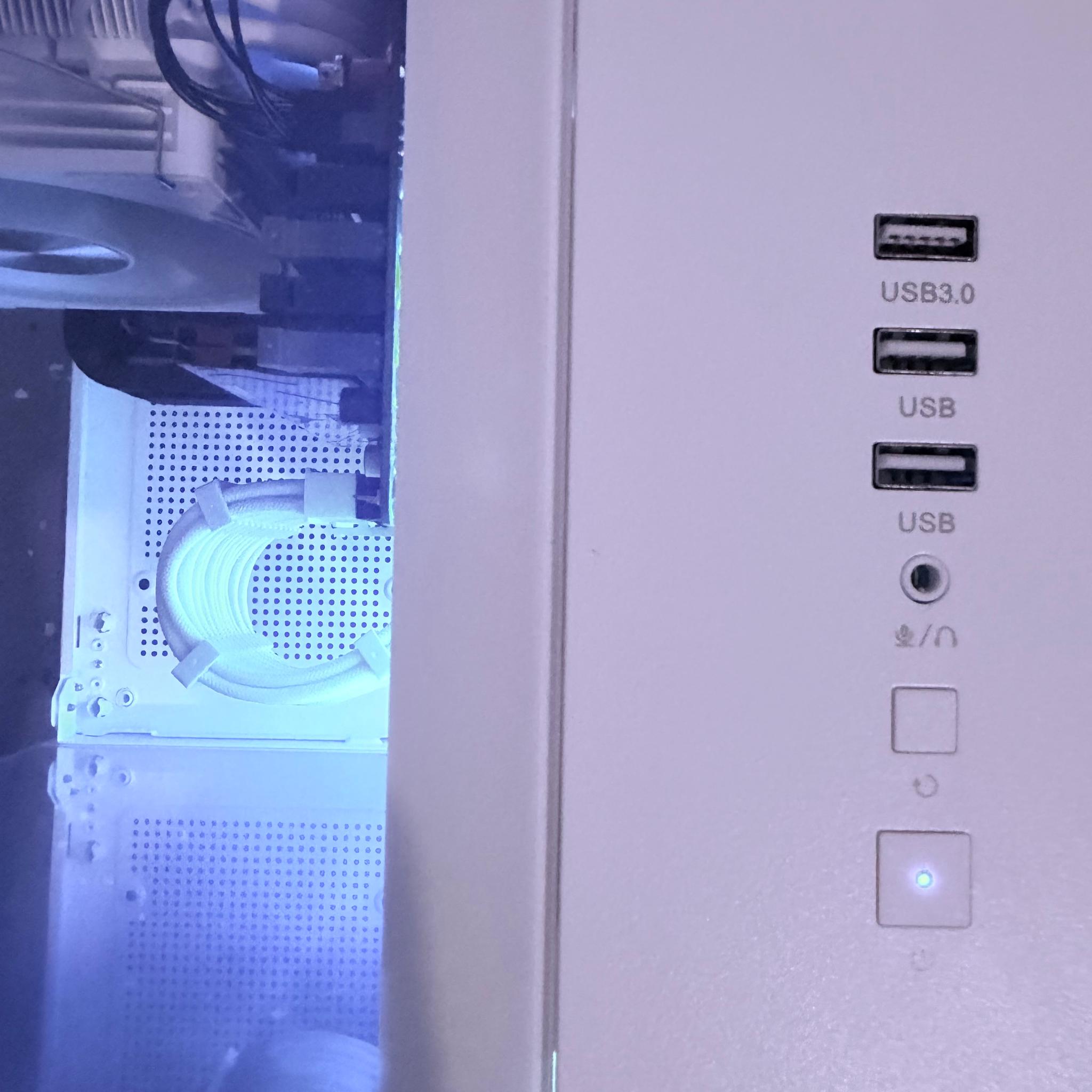 ⚪️"Polar Aura"🌈| 1440p Gaming | RTX 4060 Ti | Ryzen 7 8700F | 16GB DDR5 | 1TB SSD | Free Shipping