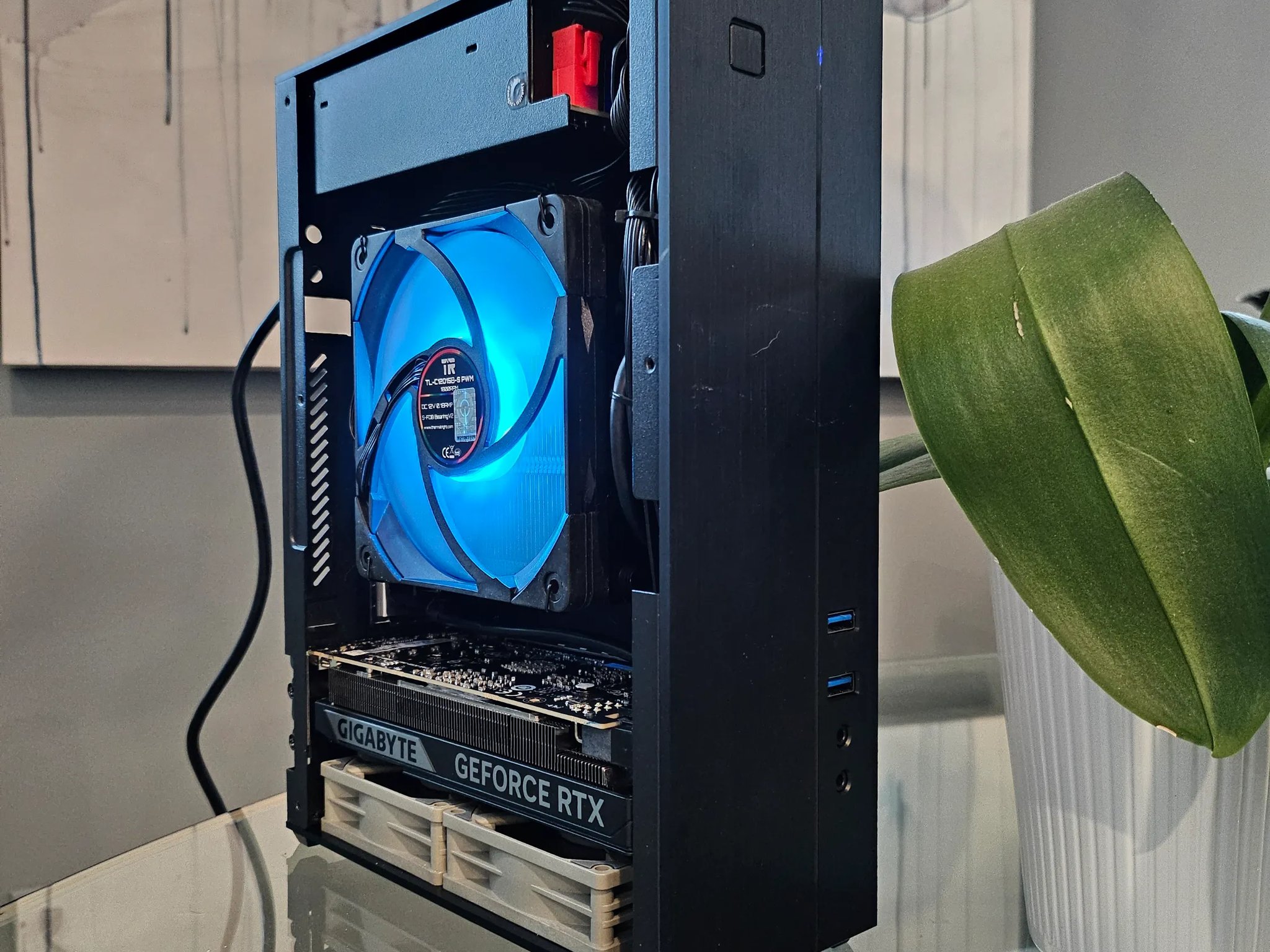 Gaming/Streaming Mini PC - R7 7700X/RTX 5060