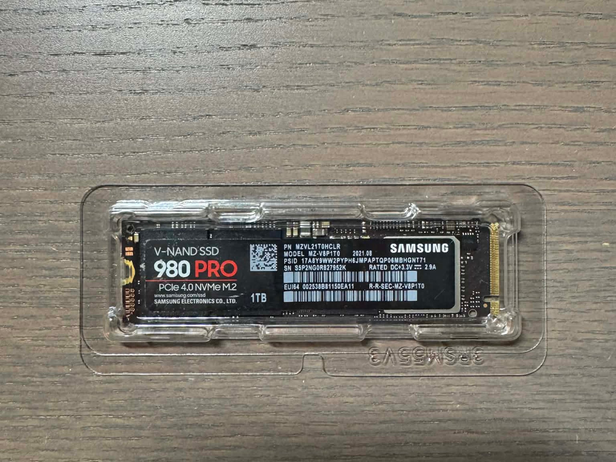 Samsung 980 PRO 1TB M.2 2280 PCIe 4.0 NVMe Internal SSD Black