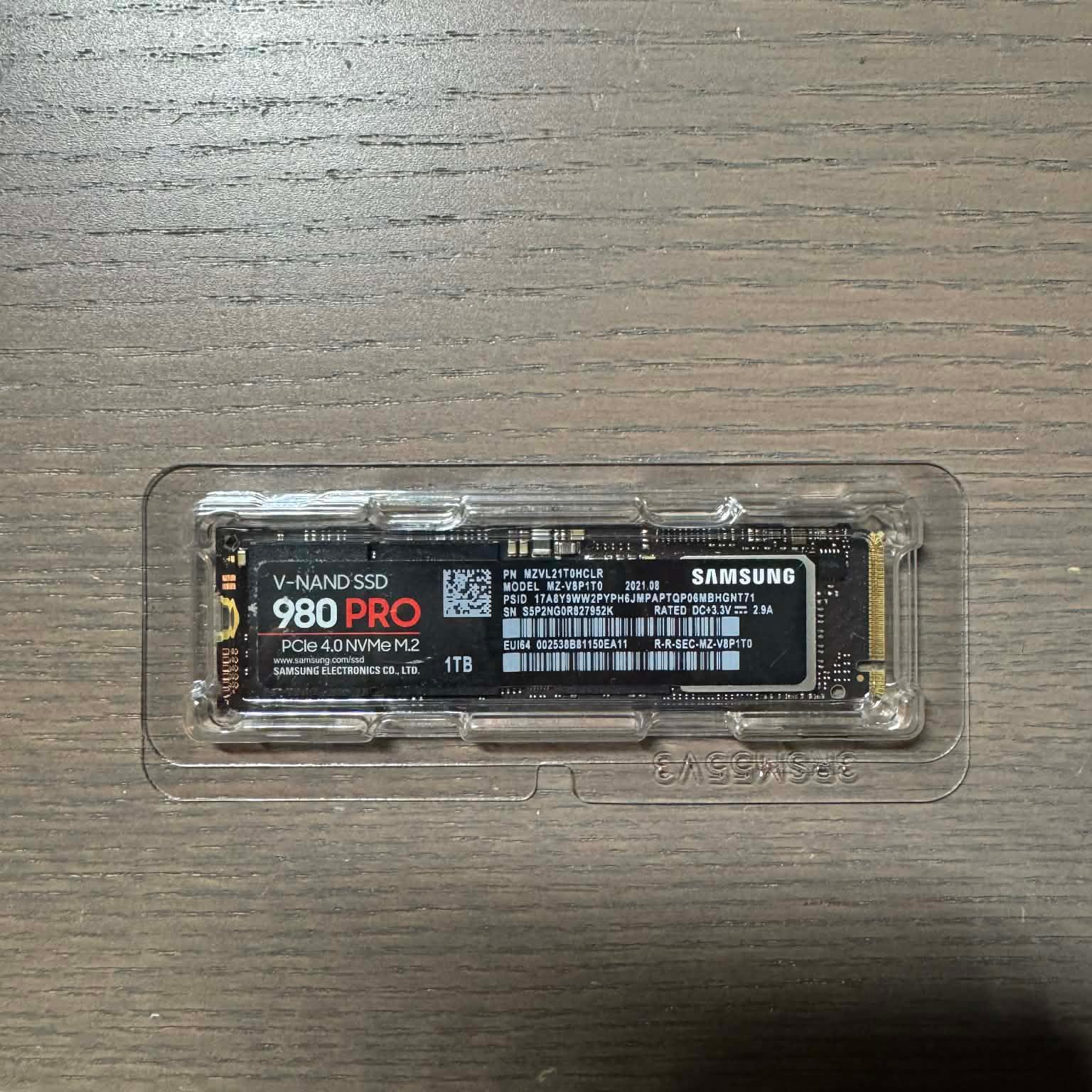 Samsung 980 PRO 1TB M.2 2280 PCIe 4.0 NVMe Internal SSD Black