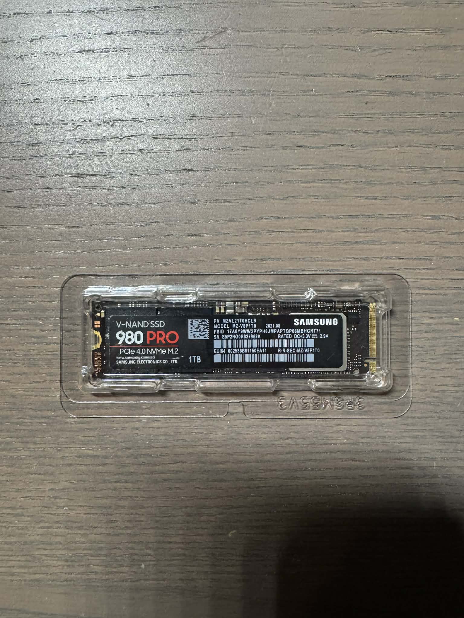 Samsung 980 PRO 1TB M.2 2280 PCIe 4.0 NVMe Internal SSD Black
