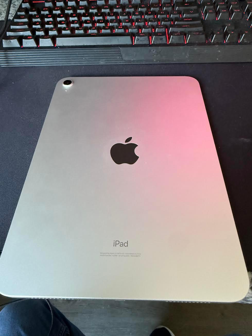 Apple - 10.9-Inch - (10th Generation) Wi-Fi - 64GB - Silver