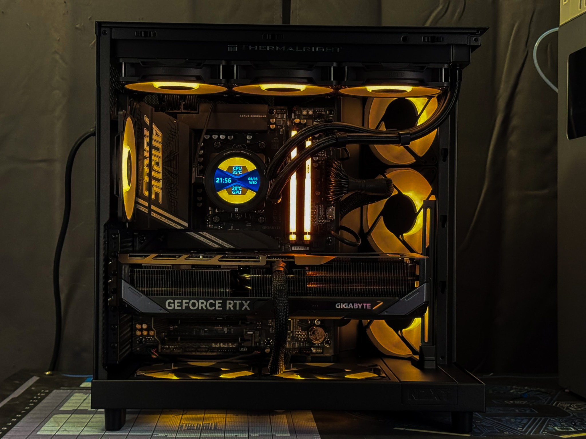 Amber - 9850X3D, RTX 5080, 2TB SSD, Wifi