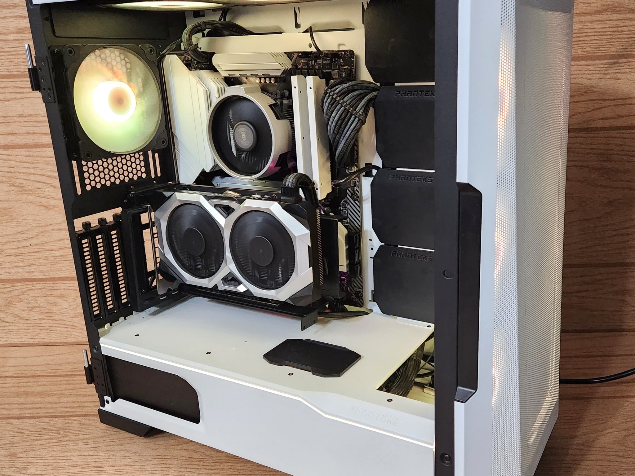 Custom RGB Gaming PC: R5 3600 RTX 2060 1TB SSD 16GB RAM