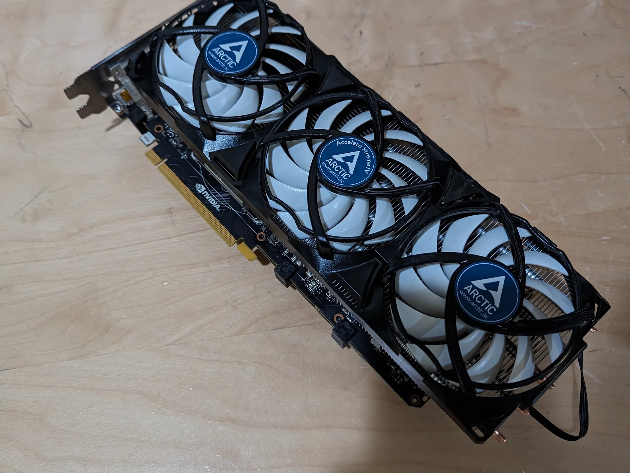 Nvidia GTX 1080 w/ Arctic Accelero IV Cooler