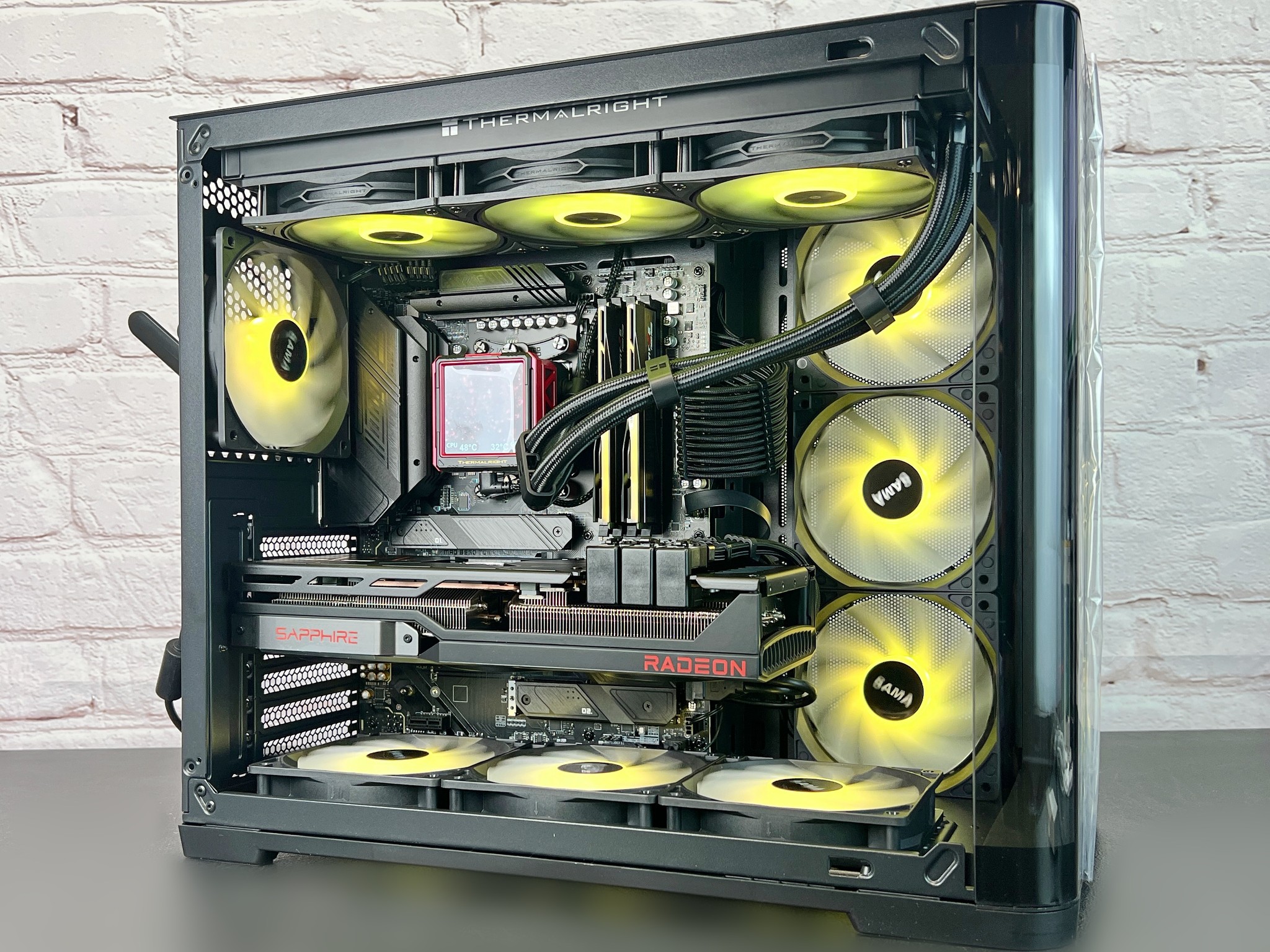 7800X3D  RX 7900 XTX 24GB  32GB DDR5  2TB M.2  WIN 11 PRO