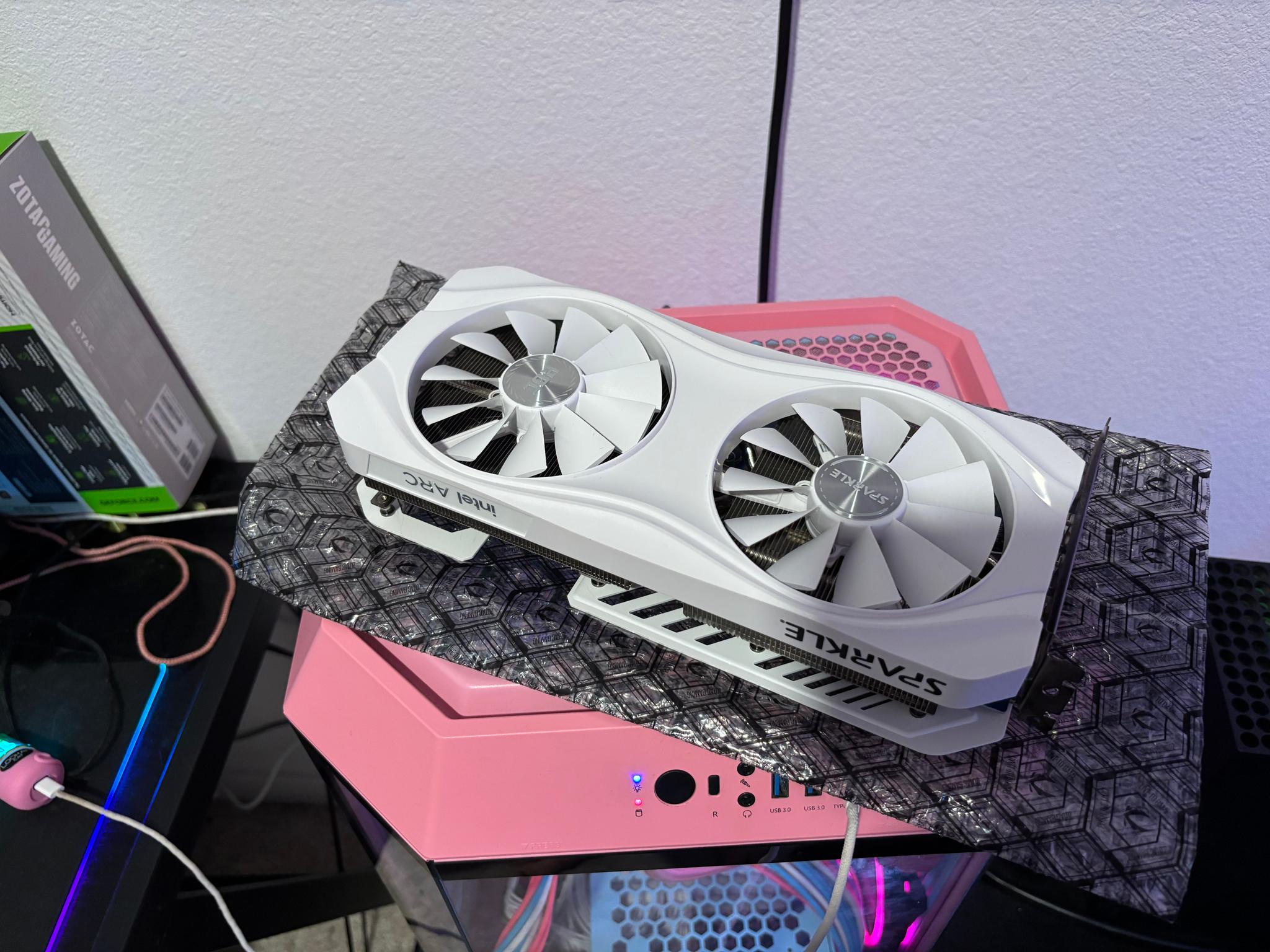 Sparkle Intel Arc A750 8gb ROC LUNA OC Edition