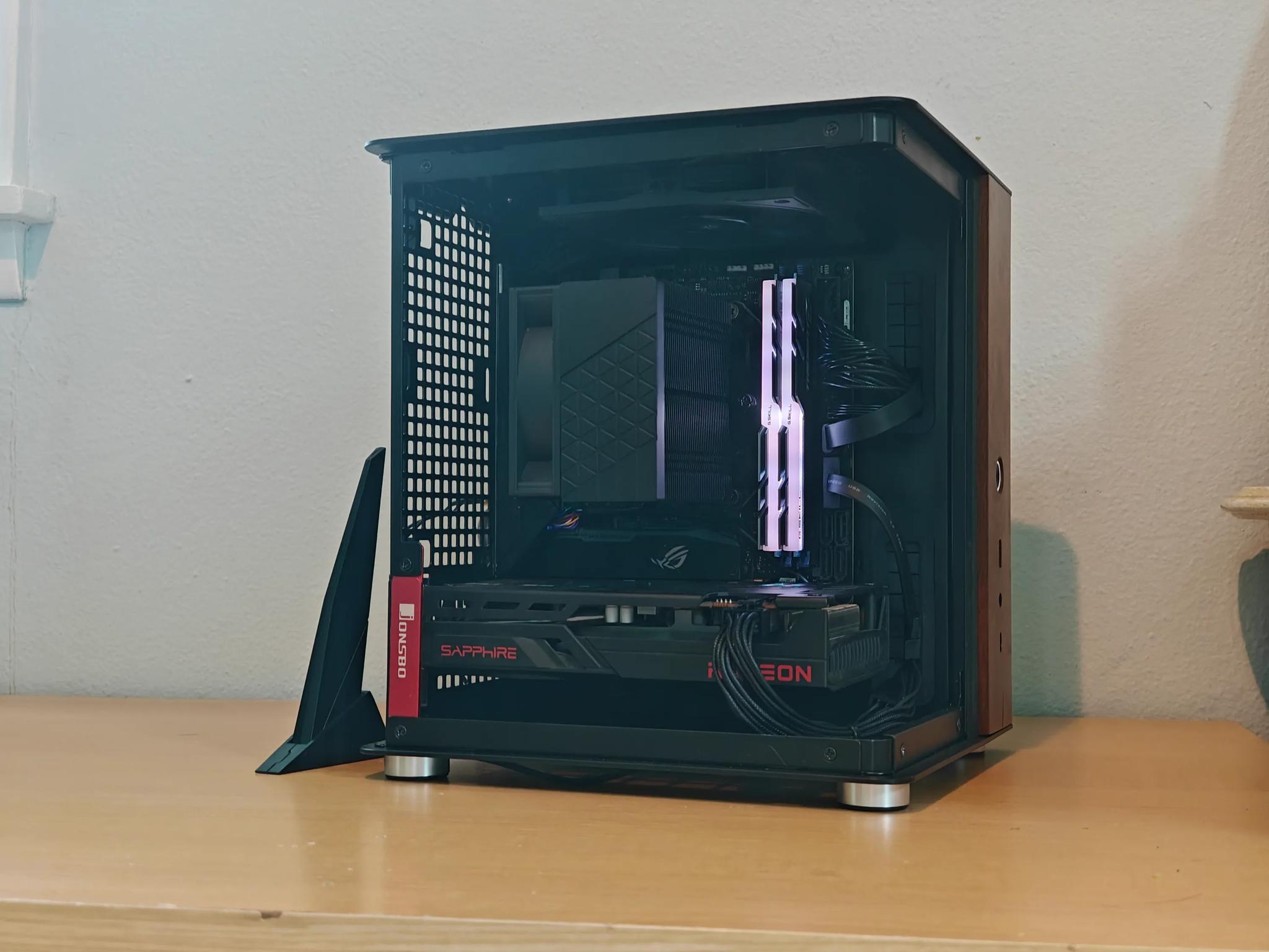 The Cube | RX 6600 | R5 5600 | 32 GB DDR4 | 1 TB NVME