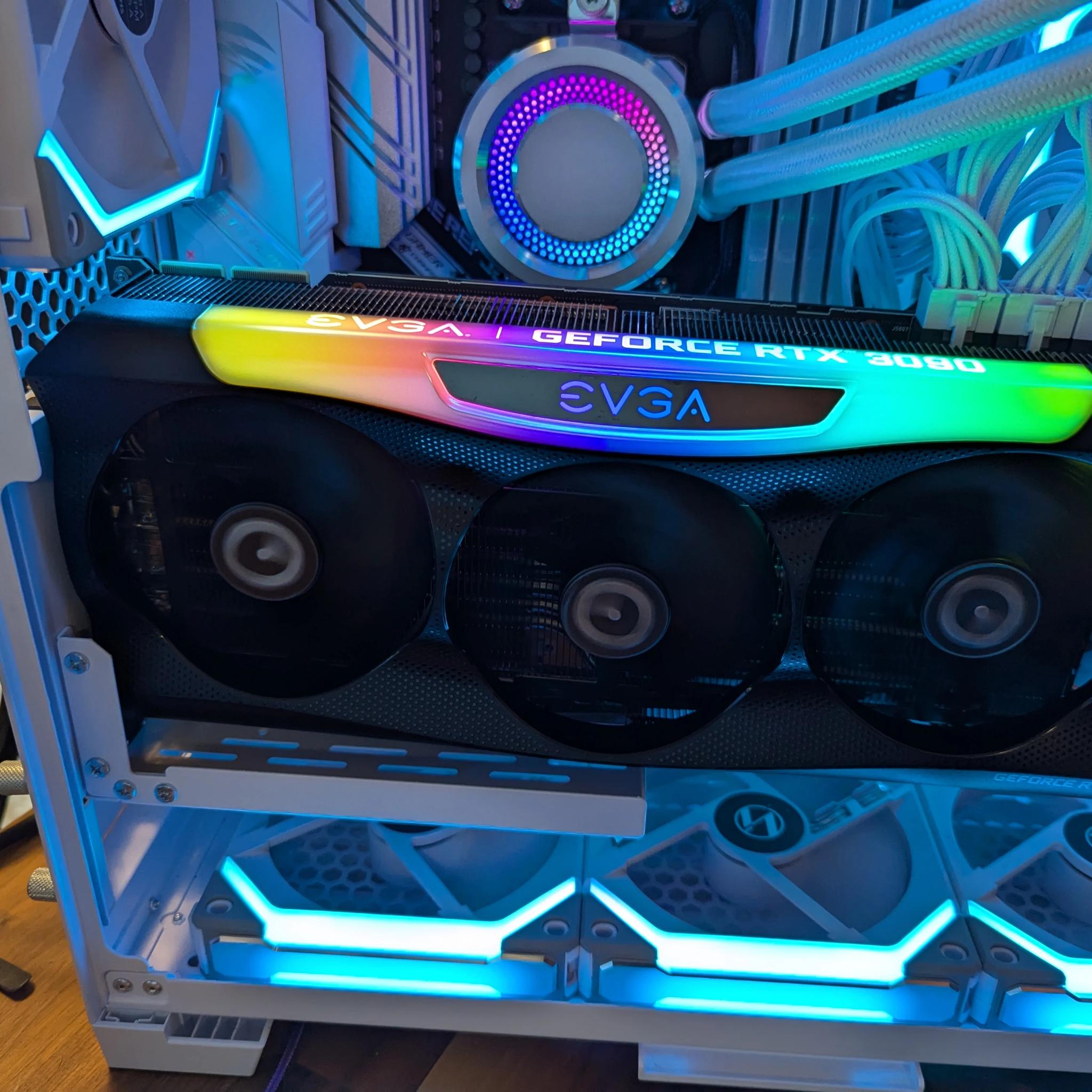 Nvidia RTX 3090 - EVGA FTW 3