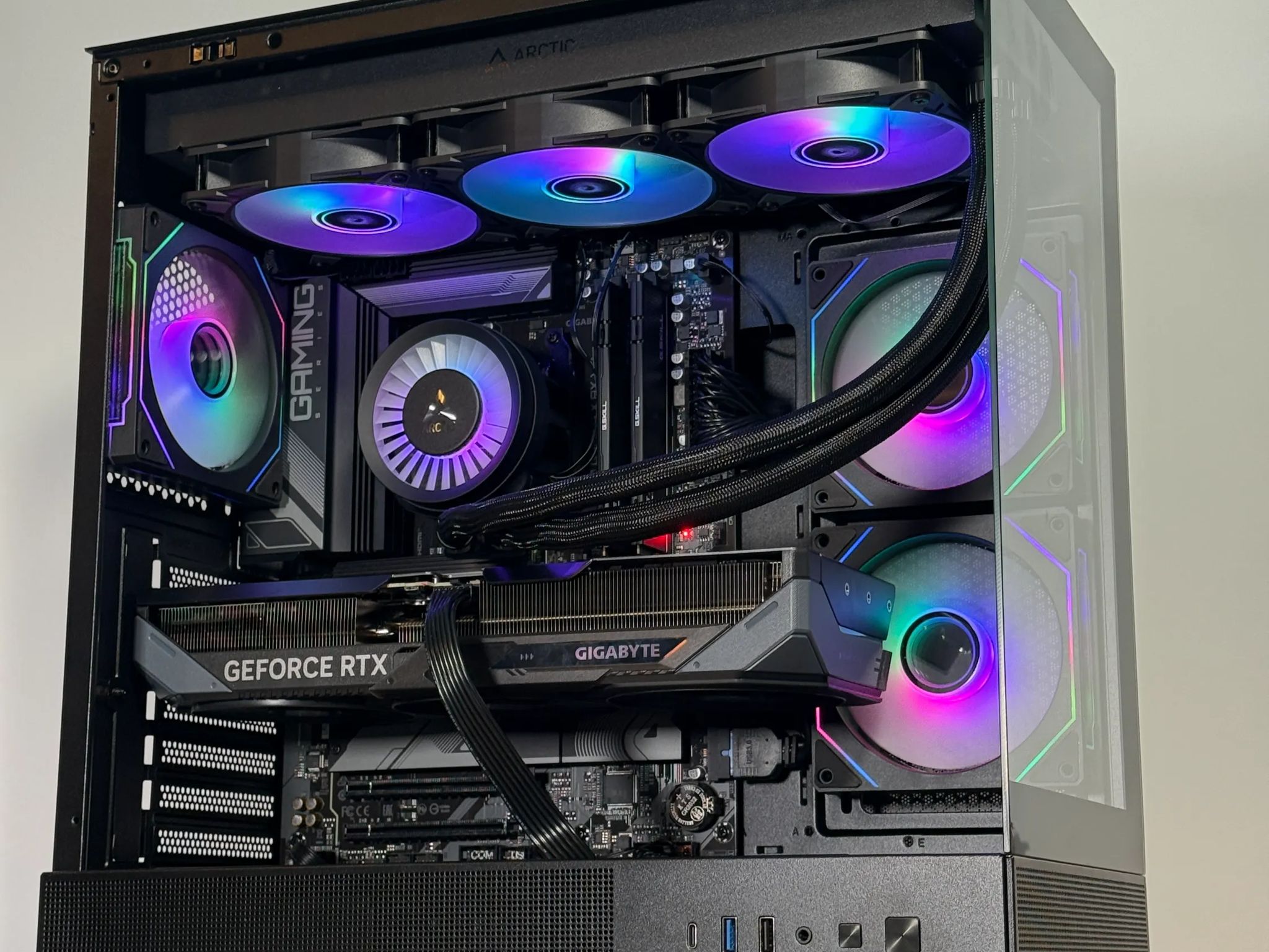 Ryzen 7 7800x3d RTX 5070 Gaming PC