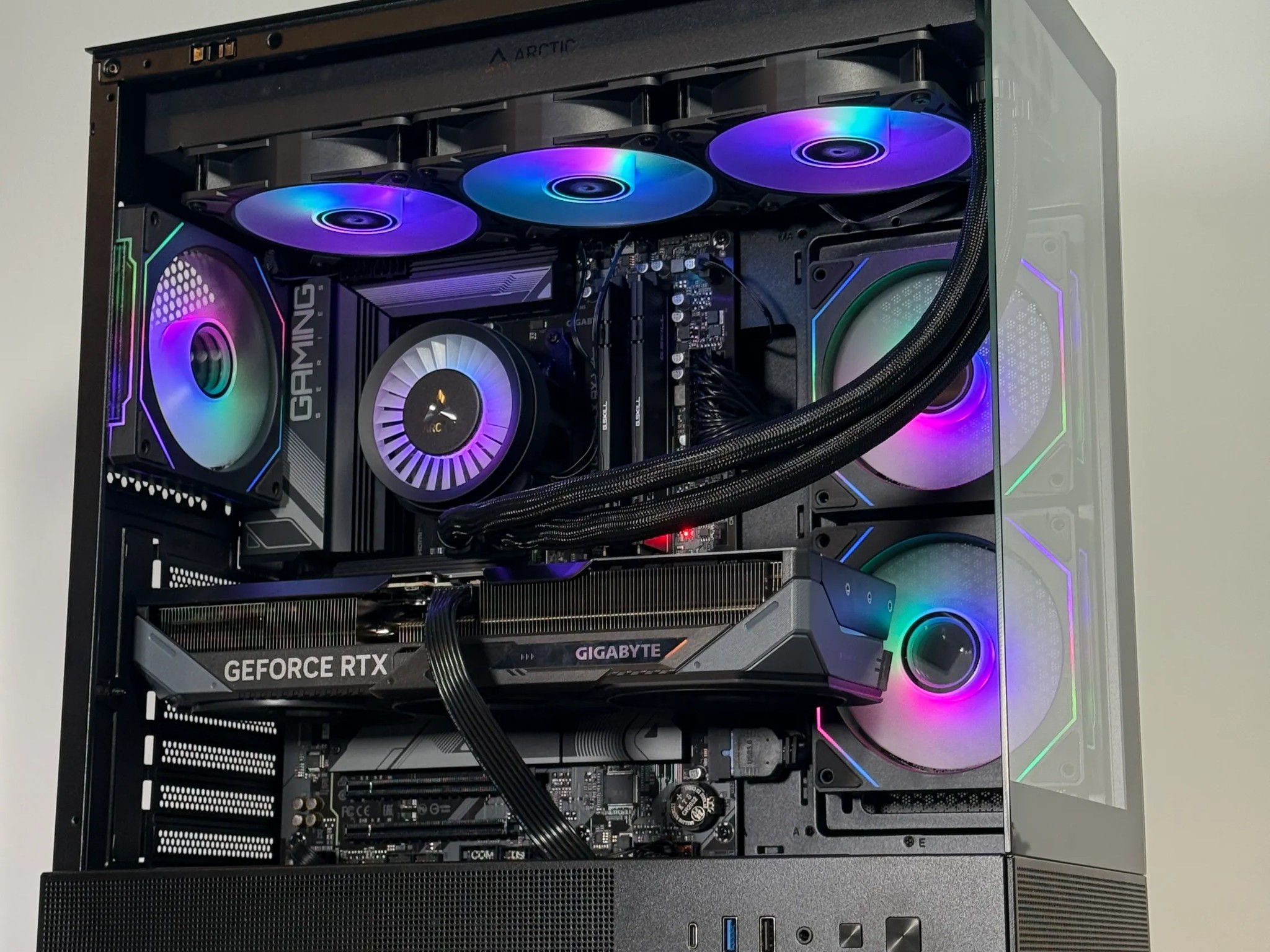 Ryzen 7 7800x3d RTX 5070 Gaming PC