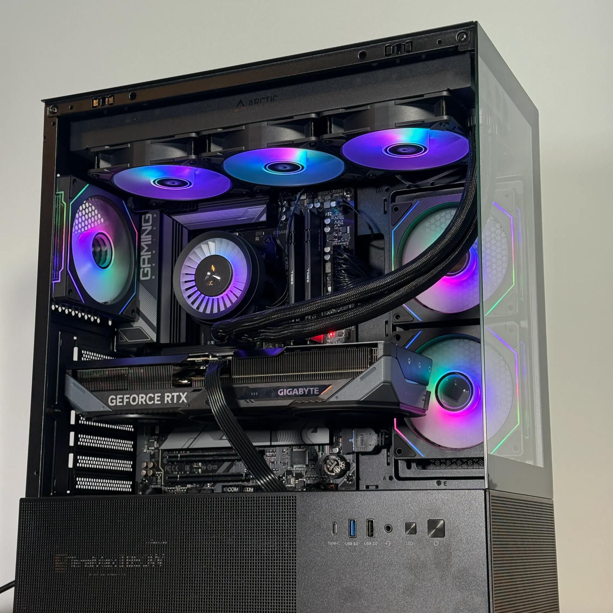 Ryzen 7 7800x3d RTX 5070 Gaming PC