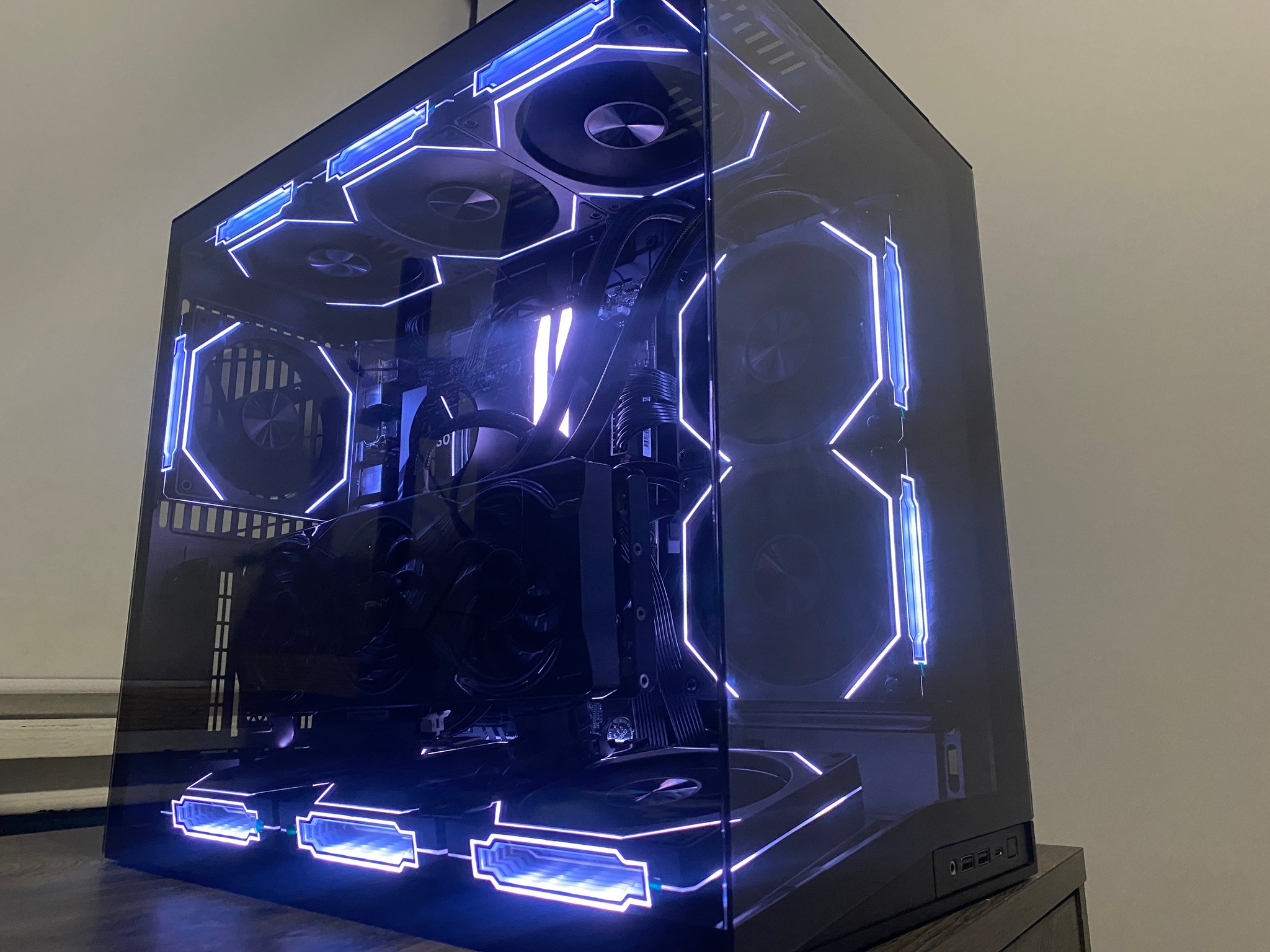 Gaming Pc-RTX 5070| Ryzen 5 9600x | 32gb DDR5 RAM| 1TB SSD