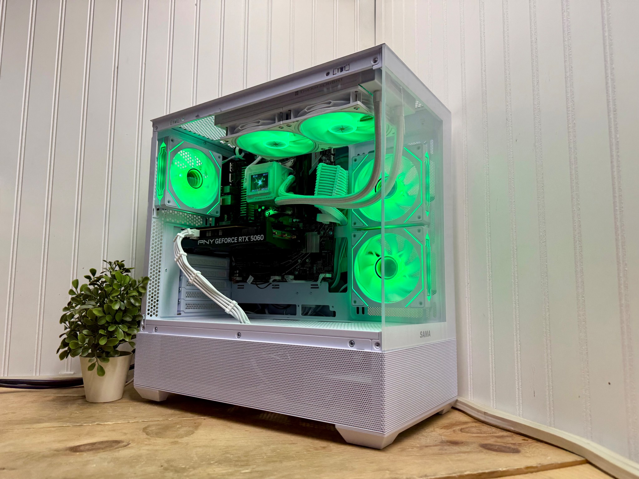 🧊 Arctic Phantom V2 – Ryzen 7600X | RTX 5060 | 32GB DDR5 | 1TB NVMe|240mm AIO | Whiteout Bu...