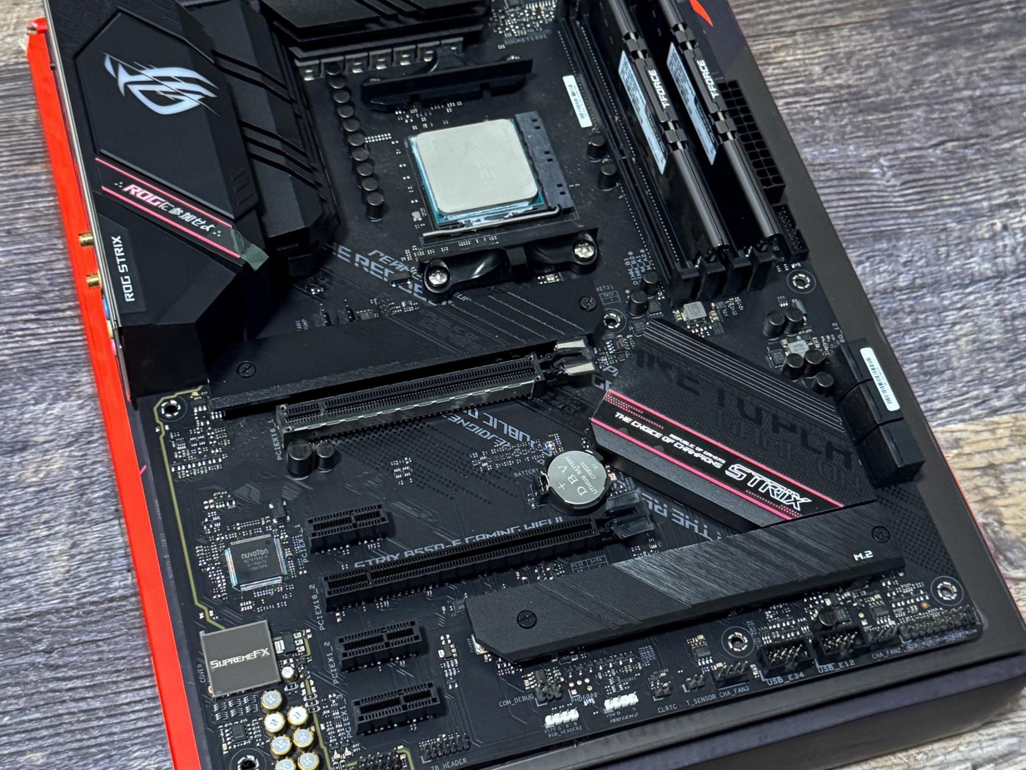 AMD COMBO! Ryzen 5 5600G / 32GB RAM / ASUS ROG STRIX B550-F Gaming Wifi II