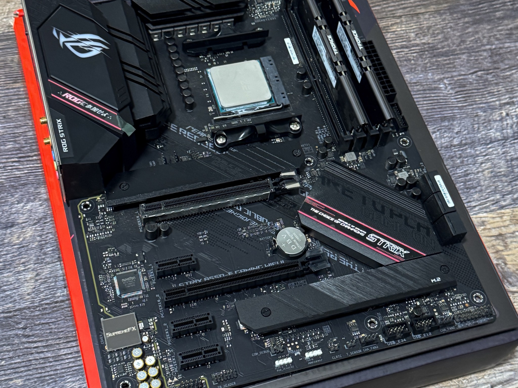 AMD COMBO! Ryzen 5 5600G / 32GB RAM / ASUS ROG STRIX B550-F Gaming Wifi II