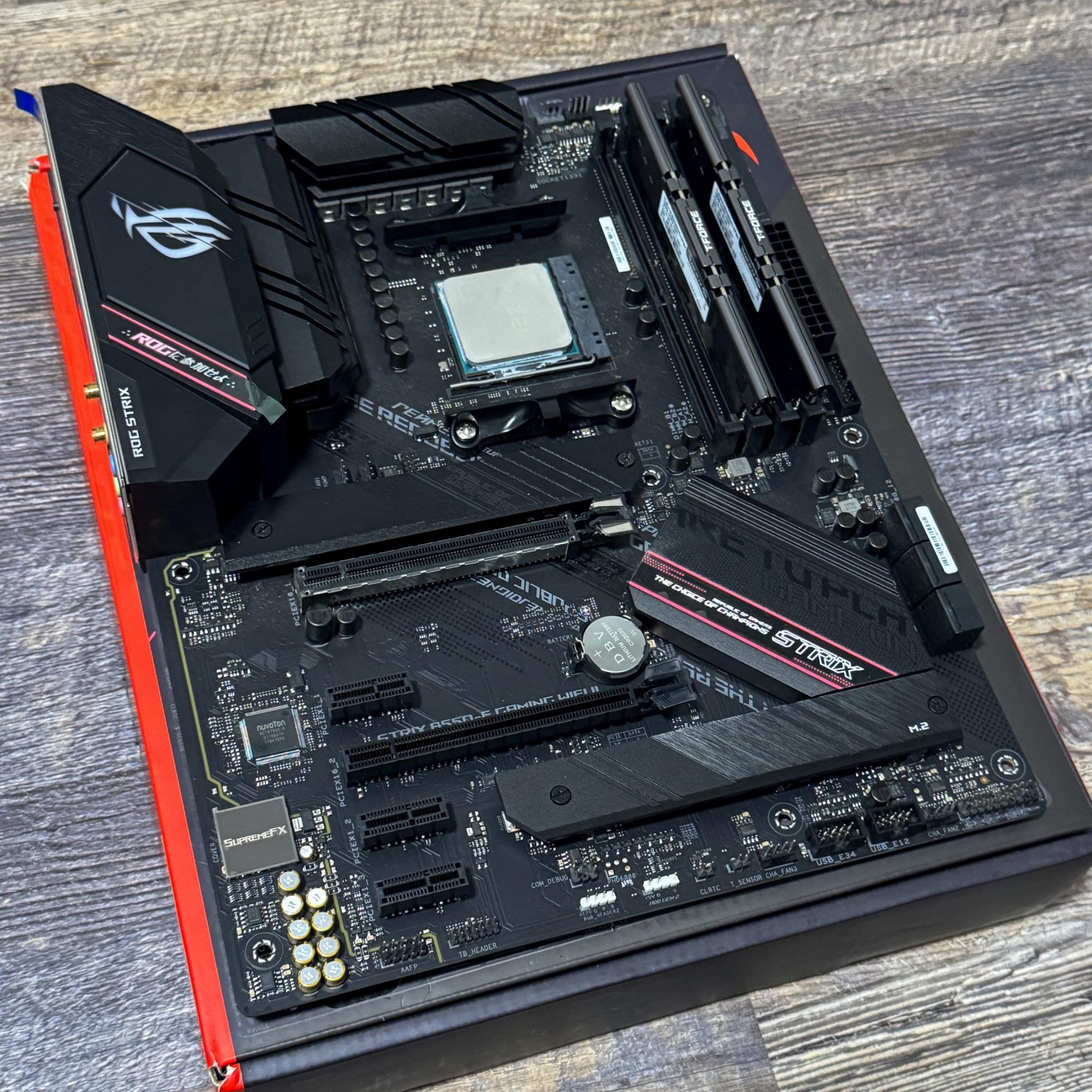 AMD COMBO! Ryzen 5 5600G / 32GB RAM / ASUS ROG STRIX B550-F Gaming Wifi II