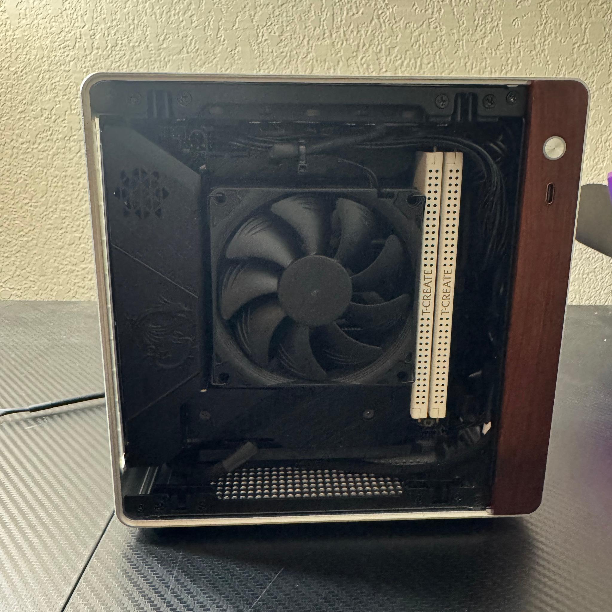 Jonsbo NV10 SFF Gaming PC