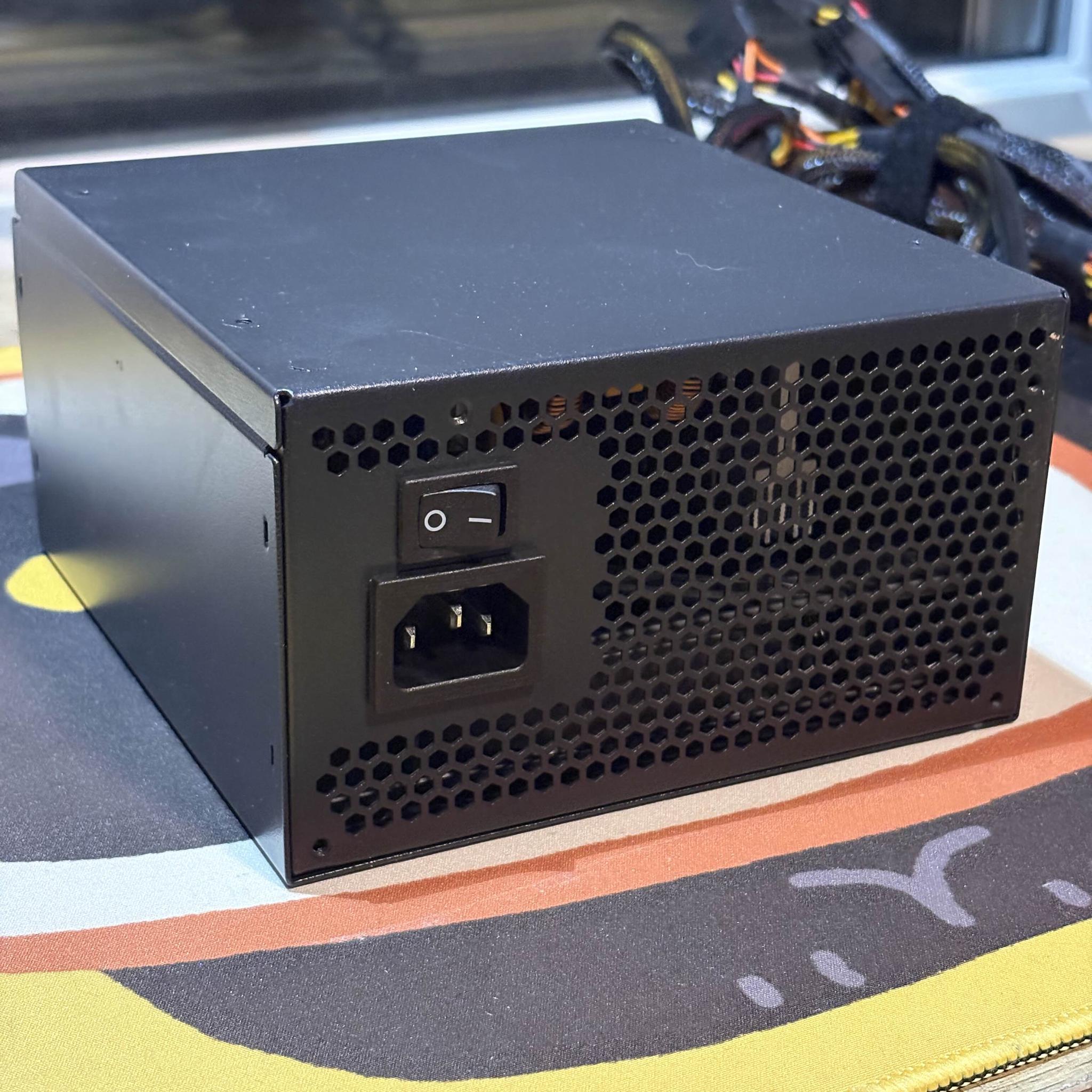 Apevia 1000W Prestige GOLD Non-Modular