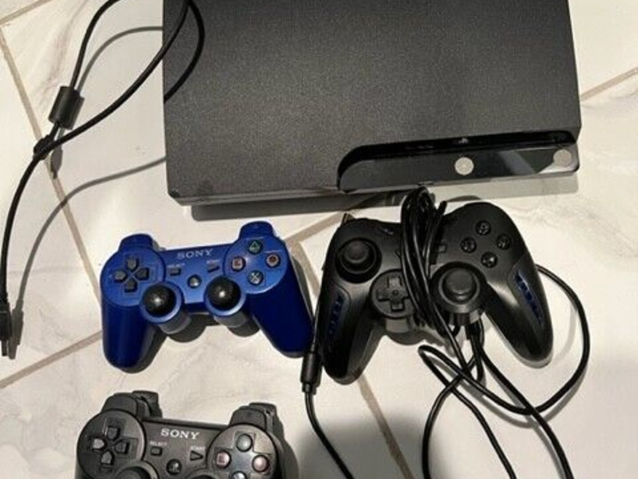 Sony PlayStation 3 Slim 120GB Console - Black 3 controllers 4 CALL OF DUTY GAMES