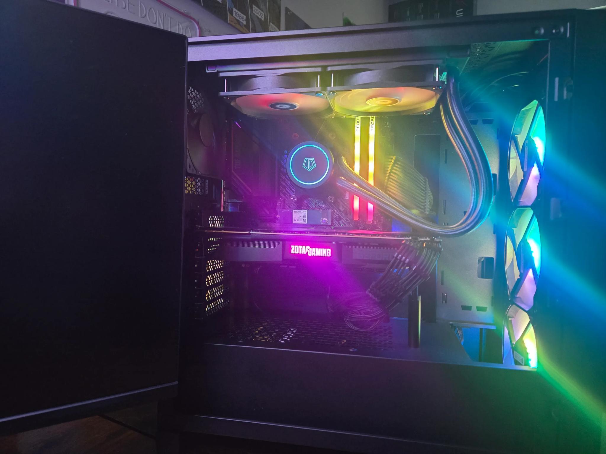 RGB 1440p Gaming PC