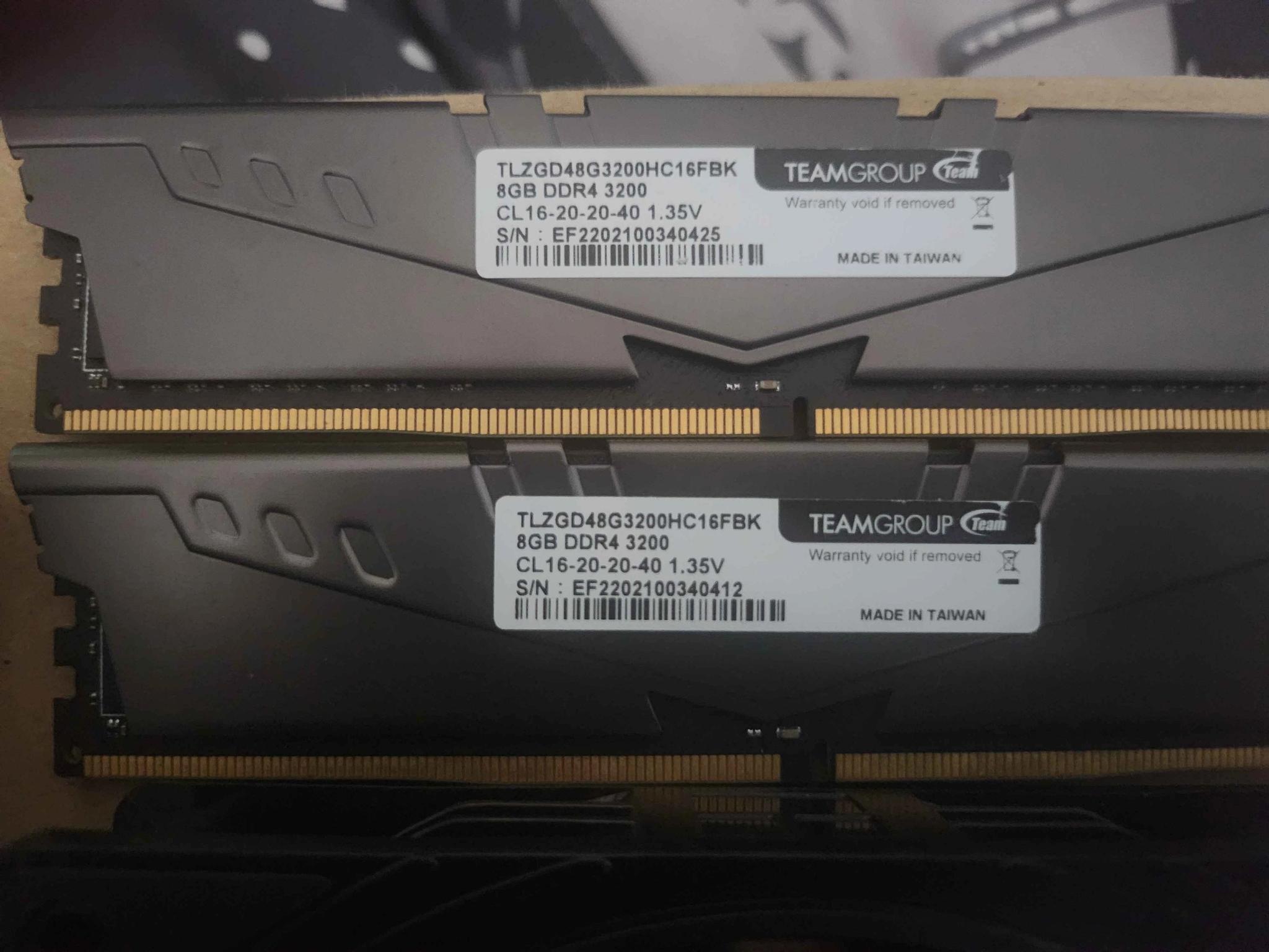 Z690 ASRock PG Riptide D4 with CPU Cooler and Ram