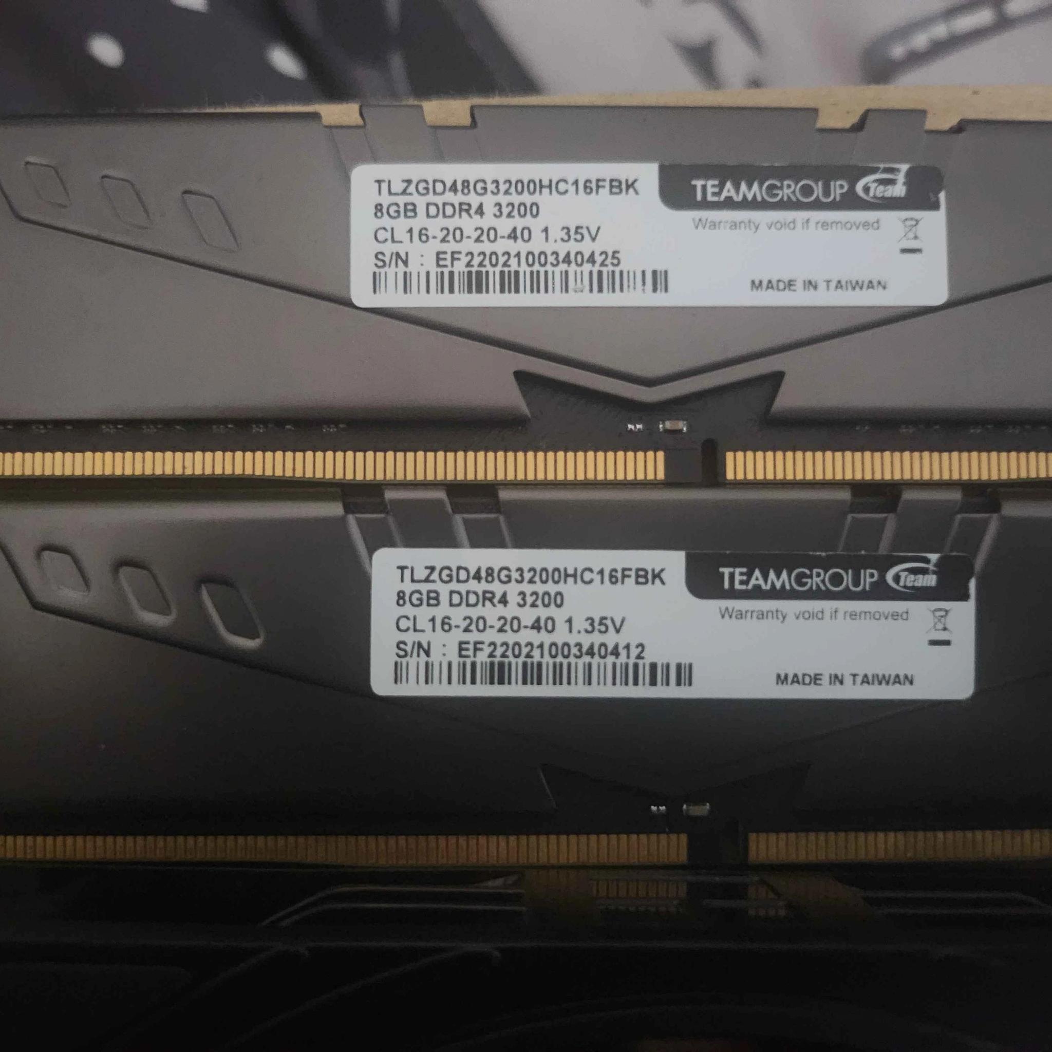 Z690 ASRock PG Riptide D4 with CPU Cooler and Ram
