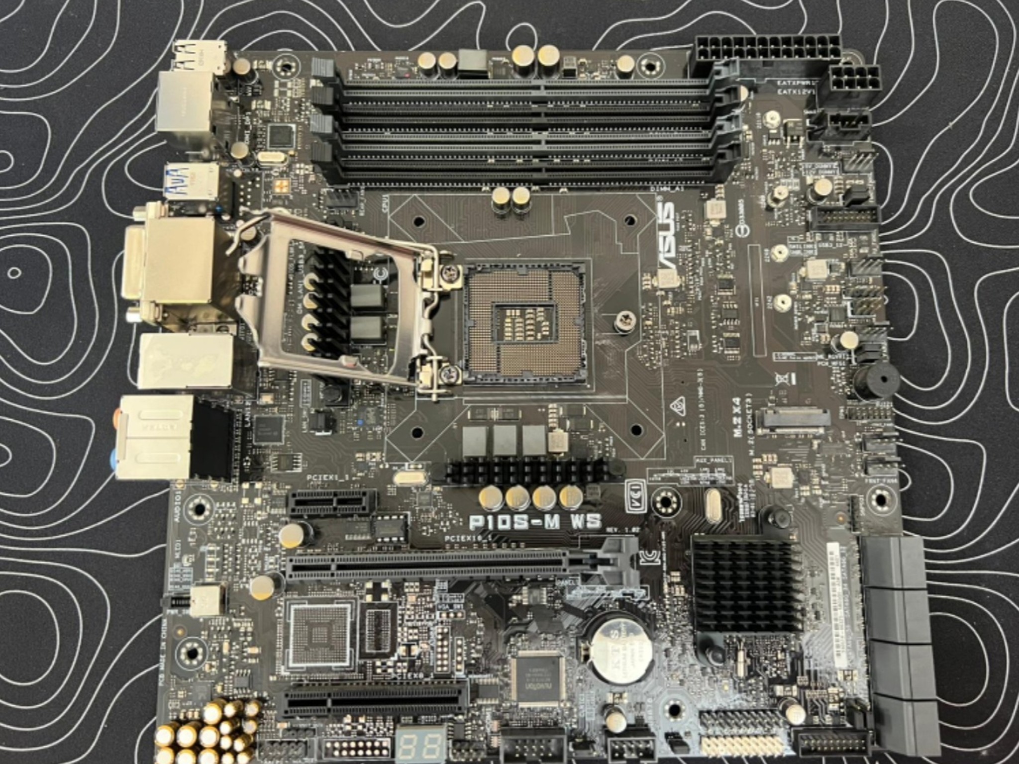 Asus P10s M WS (**Boot display but doesn't not goes to windows**)