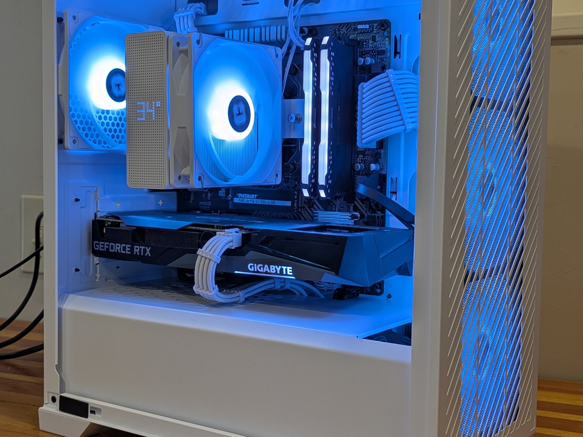 RTX 3060 || Ryzen 5 3600 || Black and White Gaming PC
