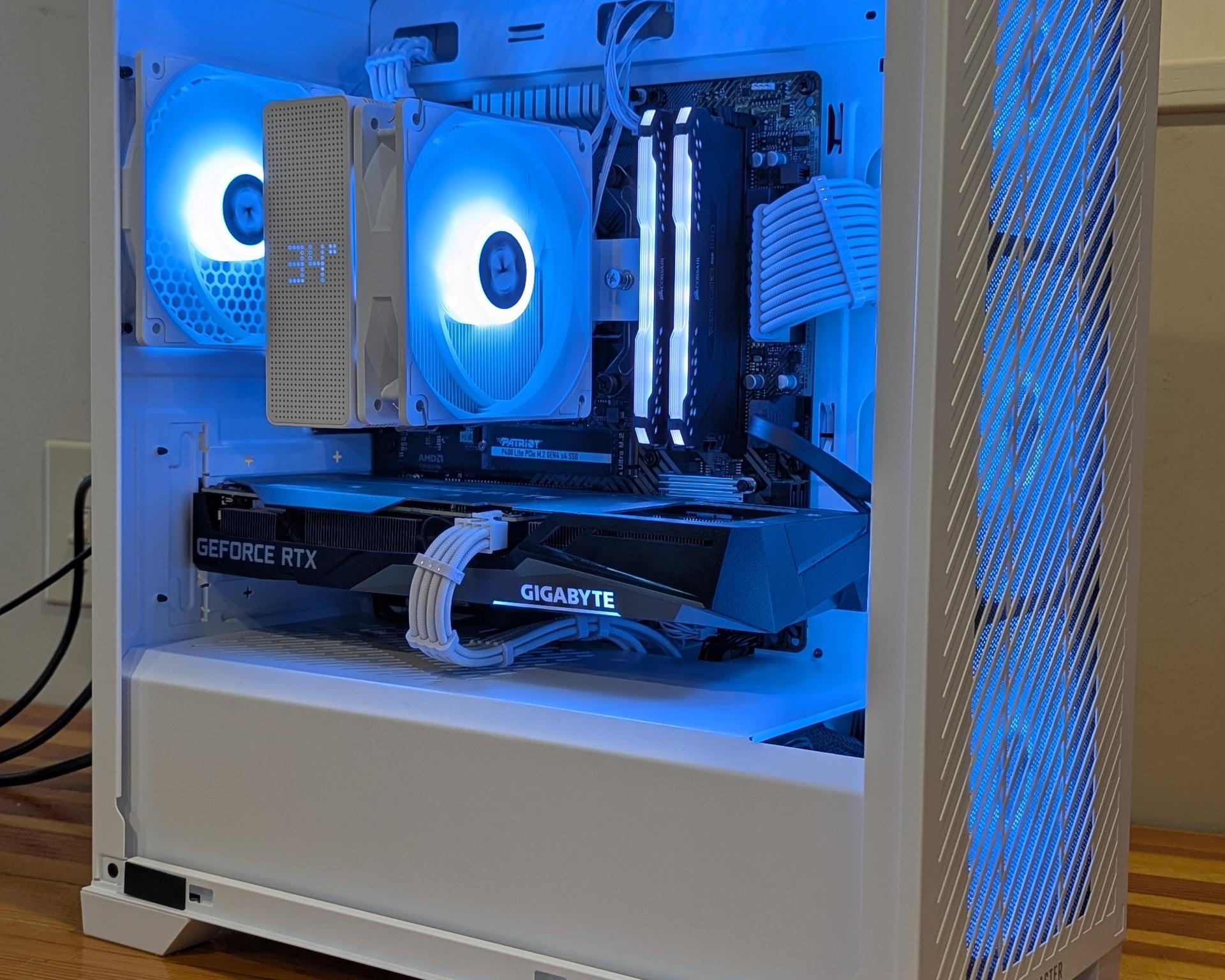 RTX 3060 || Ryzen 5 3600 || Black and White Gaming PC