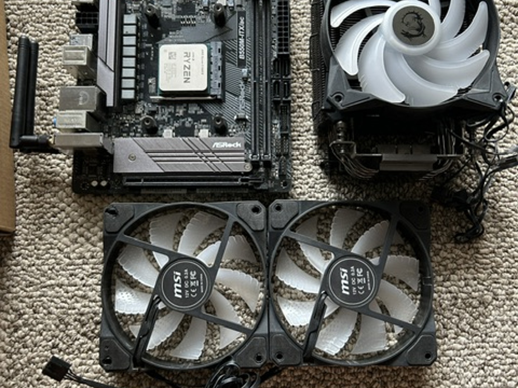 Ryzen 5 5600X / ASRock B550M-ITX/ac  / Cooler Master Hyper 212 Combo