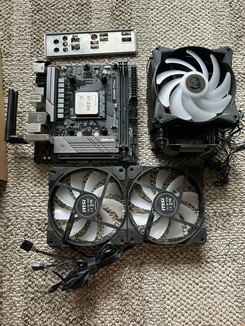Ryzen 5 5600X / ASRock B550M-ITX/ac  / Cooler Master Hyper 212 Combo