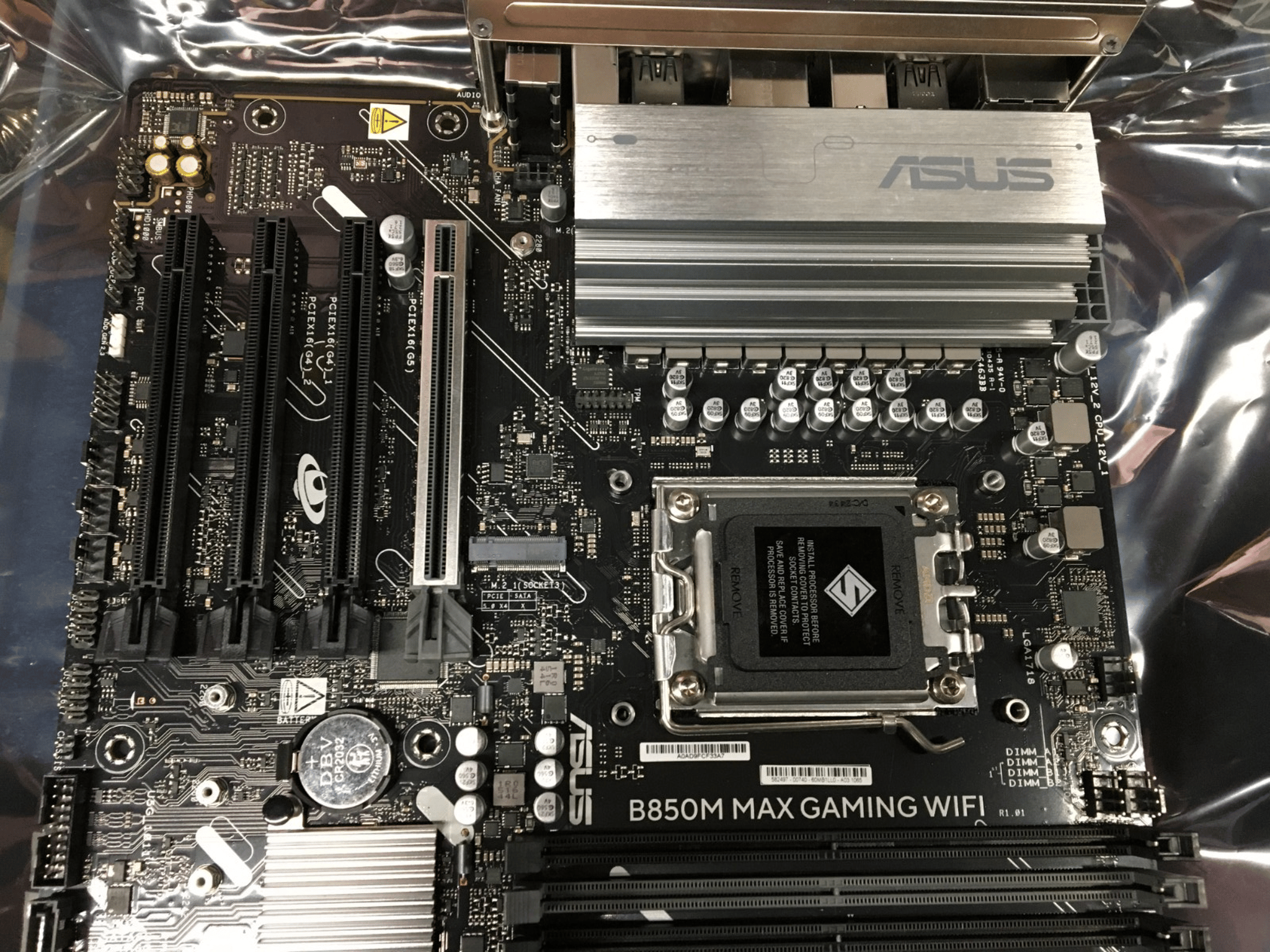 ASUS B850M MAX GAMING WIFI AM5 DDR5 Micro-ATX Motherboard - Open Box Board Only