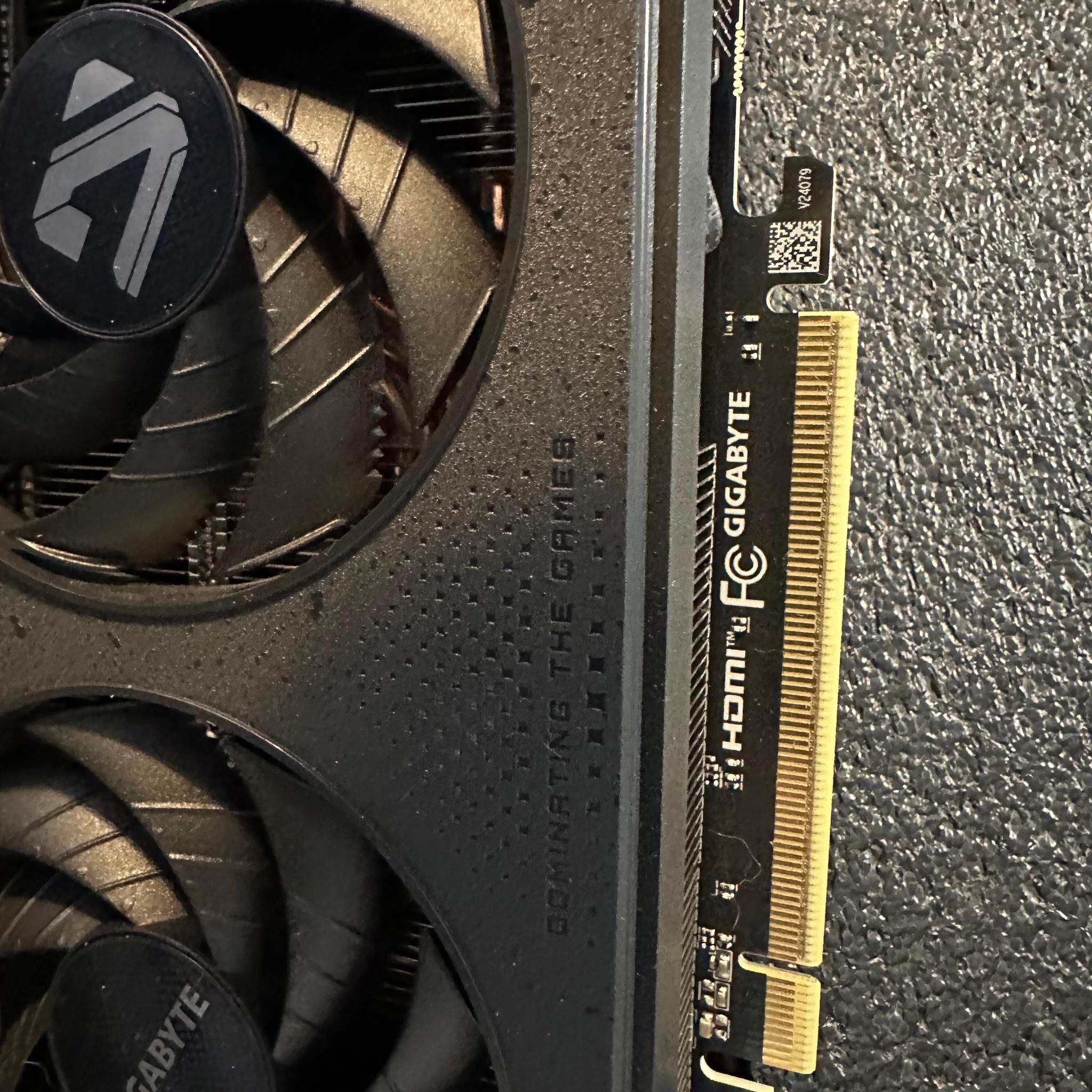 GIGABYTE RX 9060 XT GAMING OC 16G