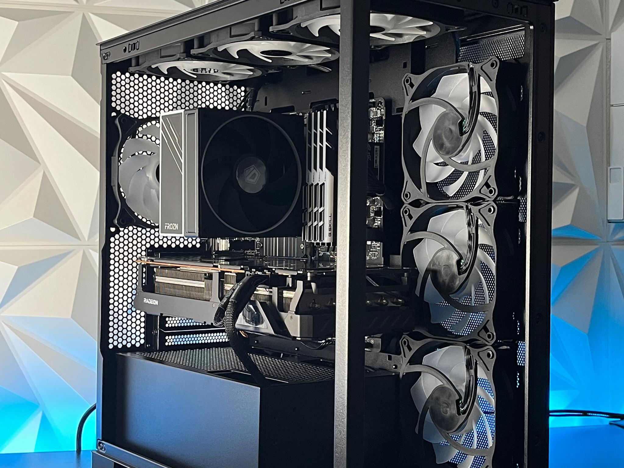 TUF RX 6800 16GB, Ryzen 7 5800X, 32GB 3600MHz | Black RGB Gaming Computer/PC