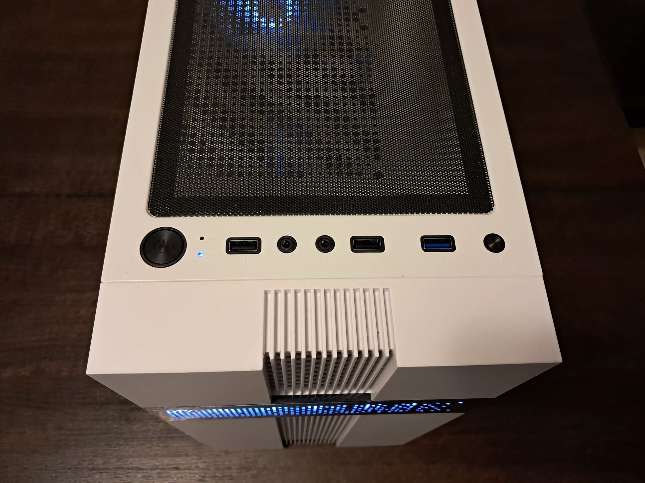 🔵⬜ Aesthetic Gaming PC ⬜🔵 Ryzen 5 3400G 3.7-4.2 GHz | Nvidia GTX 1660 Super | 1TB SSD