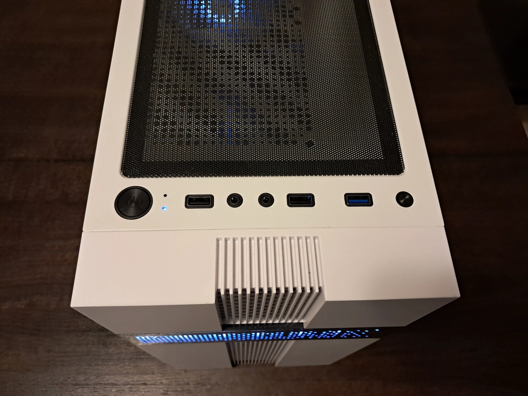 🔵⬜ Aesthetic Gaming PC ⬜🔵 Ryzen 5 3400G 3.7-4.2 GHz | Nvidia GTX 1660 Super | 1TB SSD