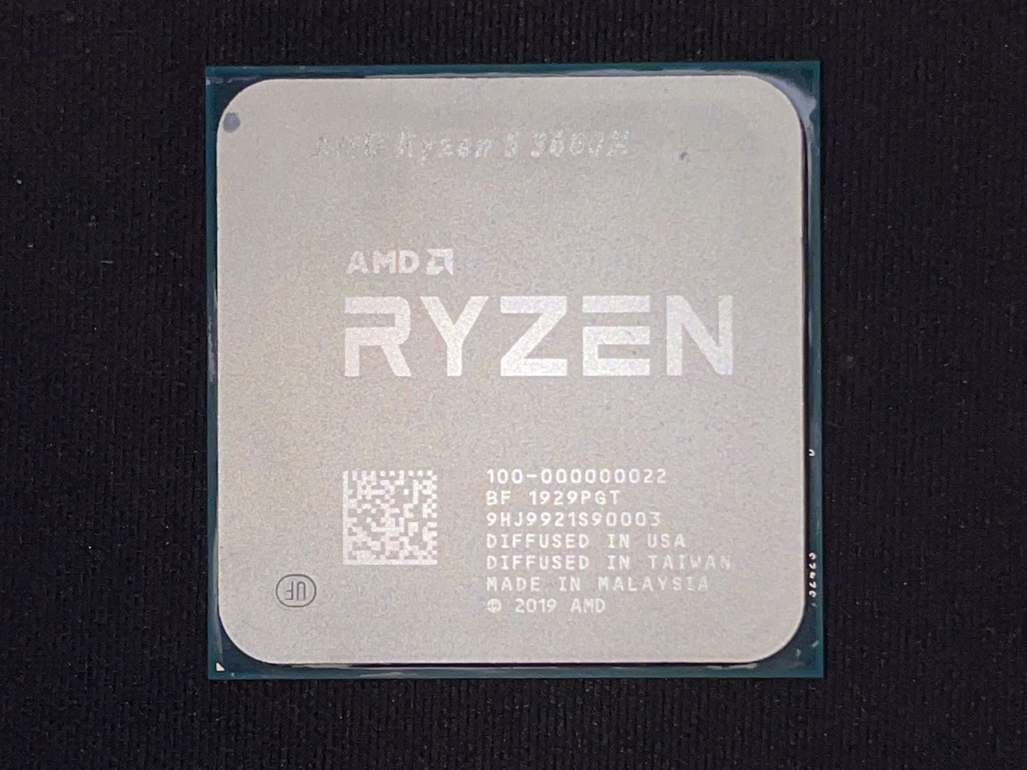AMD Ryzen 5 3600x 6 Core, 12 Thread Processor w/ AMD Wraith CPU Cooler